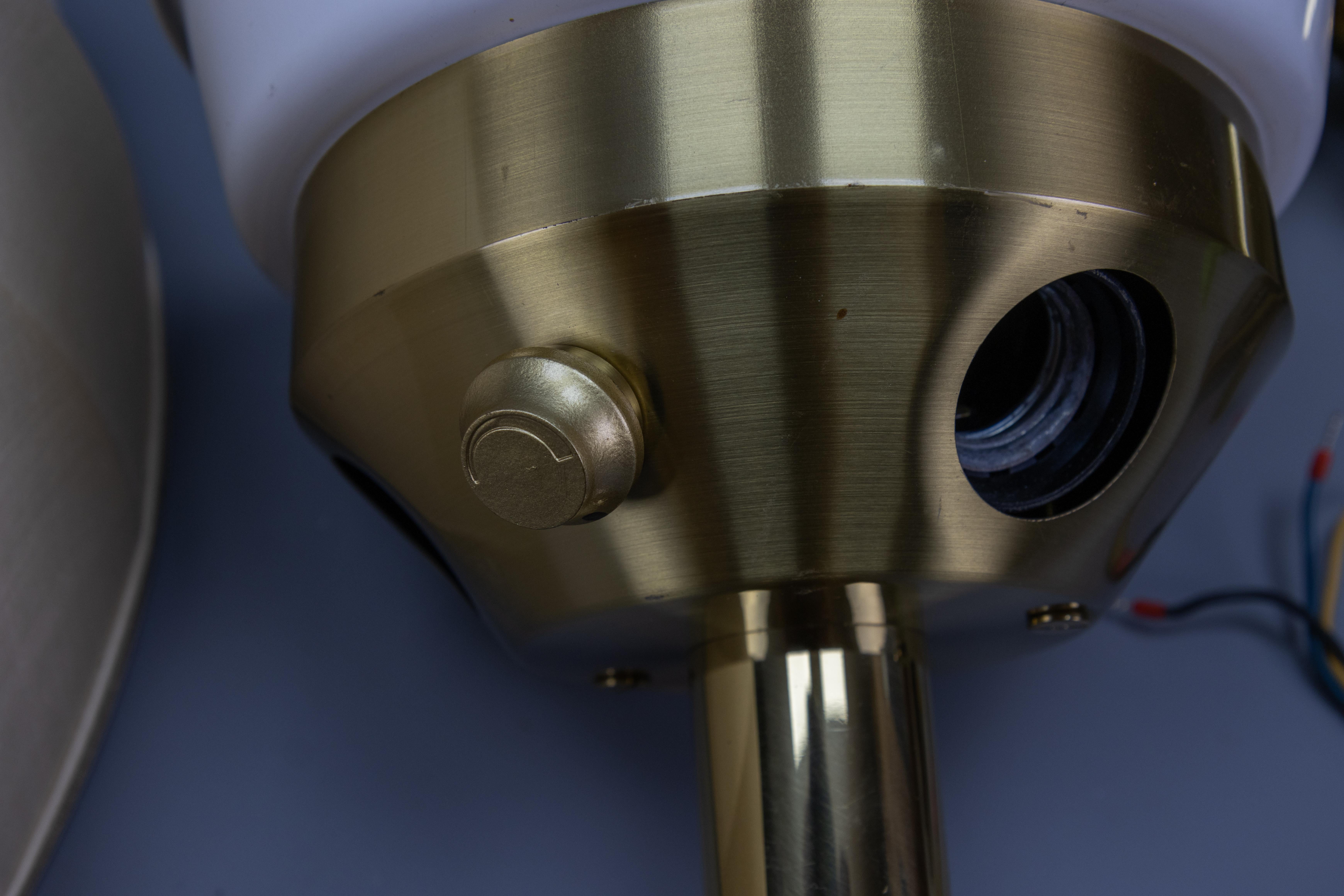 Lampada a sospensione a cinque luci con paralume in ottone e tessuto di grandi dimensioni e altezza regolabile in vendita 10