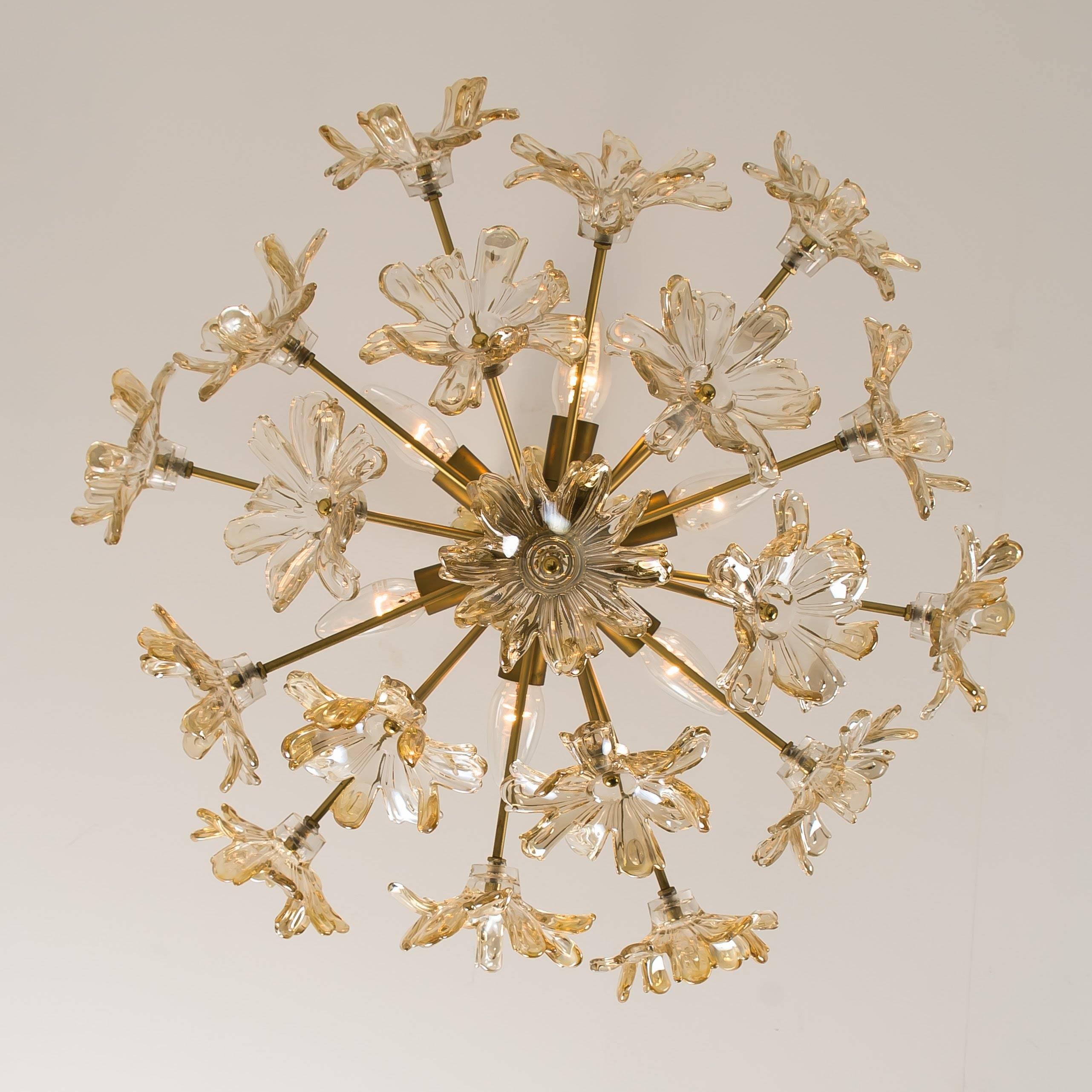 Large Brass and Glass Murano Flower Chandelier, Italy, 1970 For Sale 1