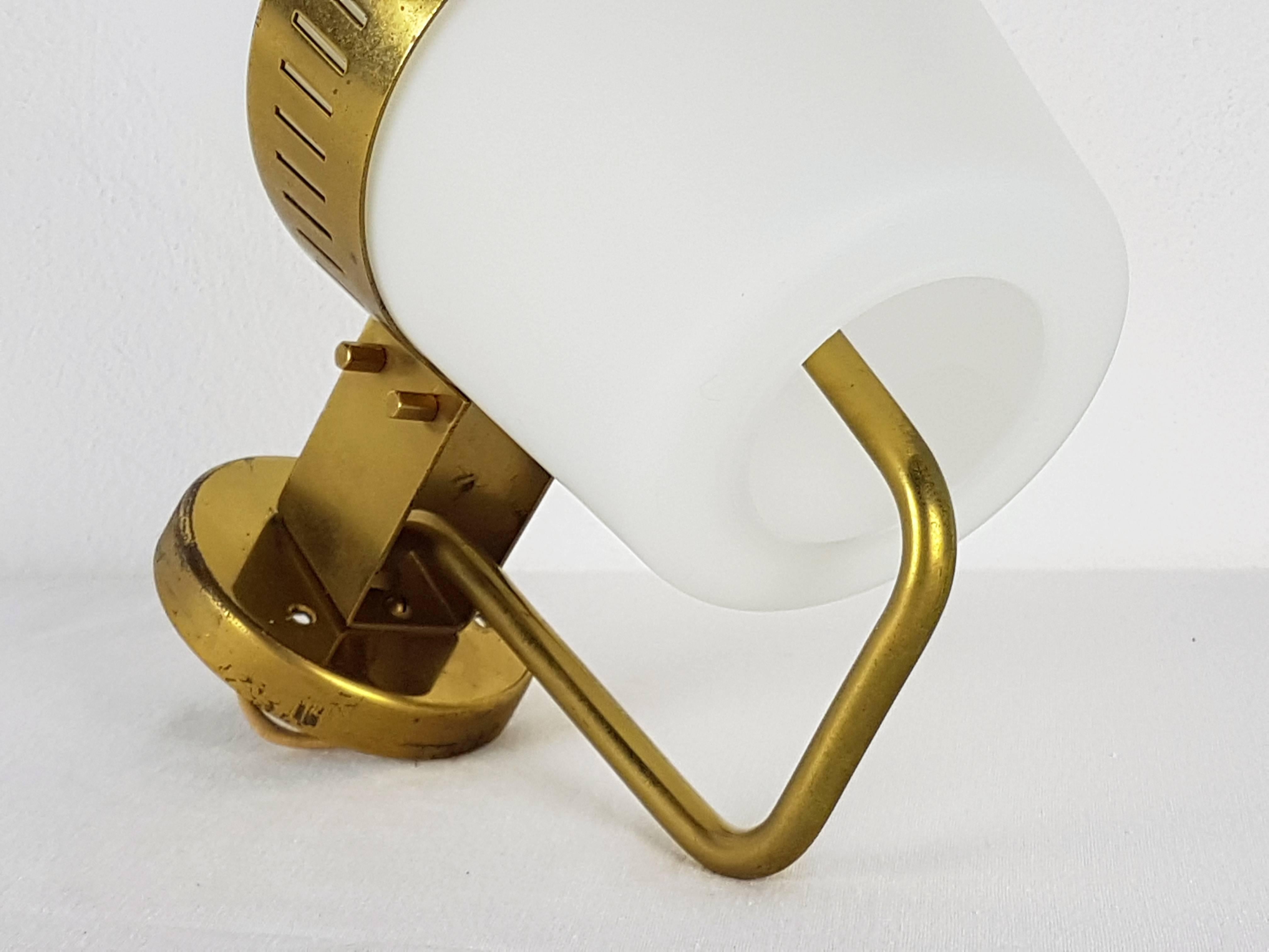 Italian Large Brass and Glass Yellow Label 2078 Sconce from Stilnovo, 1959 For Sale