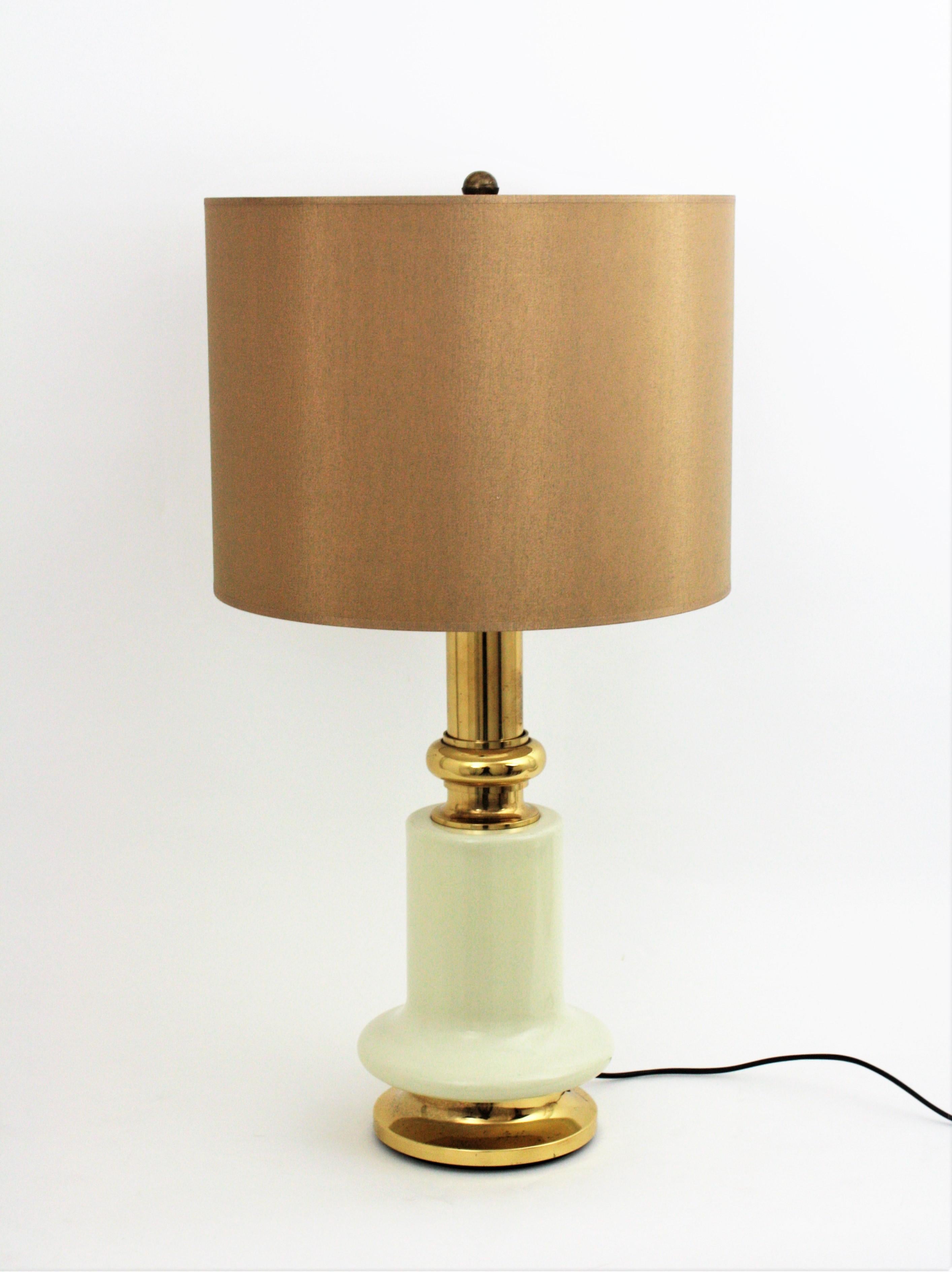 Large Brass and Ivory Lacquer Table Lamp, Spain, 1960s In Good Condition For Sale In Barcelona, ES