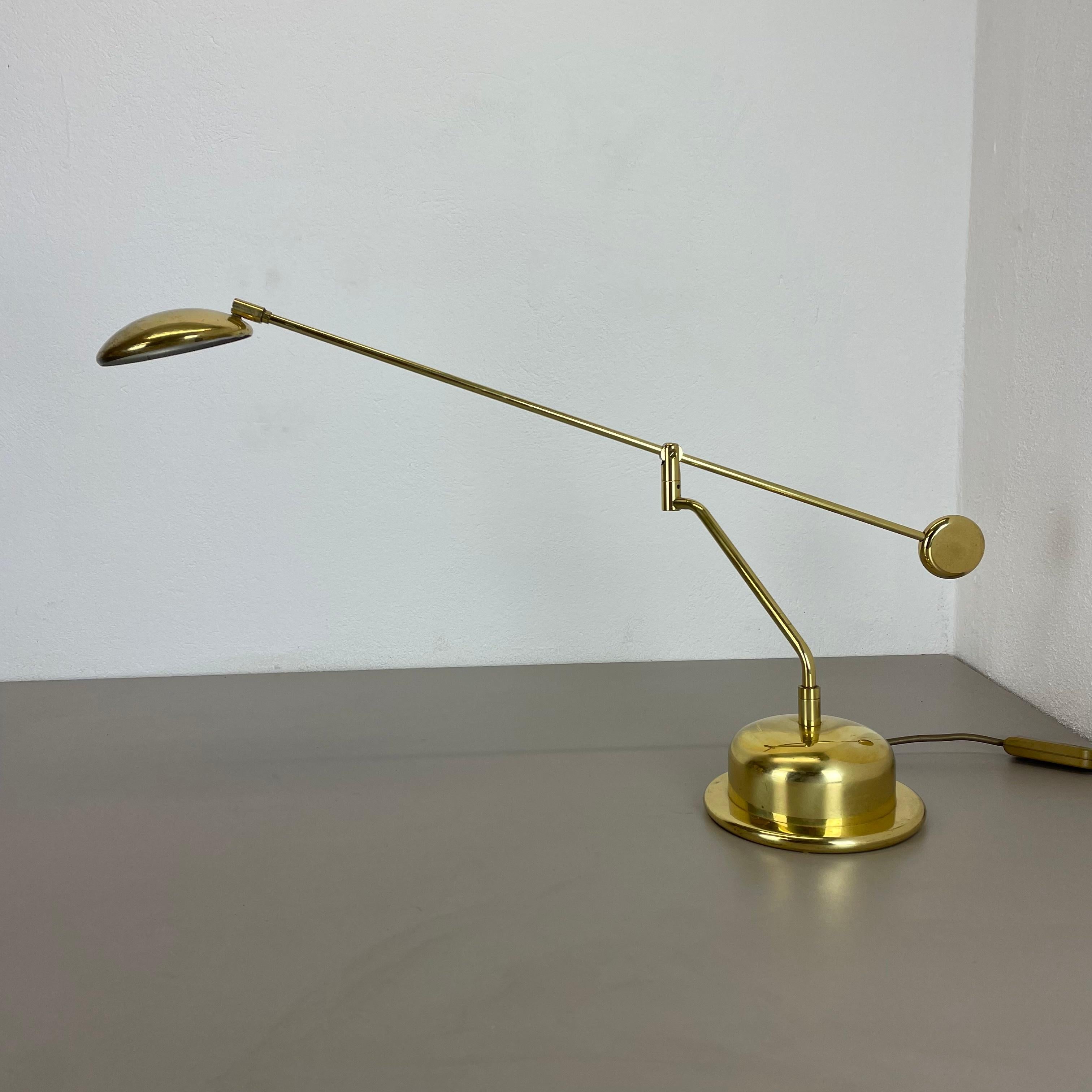 Article:
Table light with swing arm
Producer:
Bankamp Leuchten, Germany
Origin:
Germany in the manner of Stilnovo and Sciolari
Age:
1980s
This modernist table light was produced in Germany in the 1980s by Bankamp Leuchten. It is made from solid