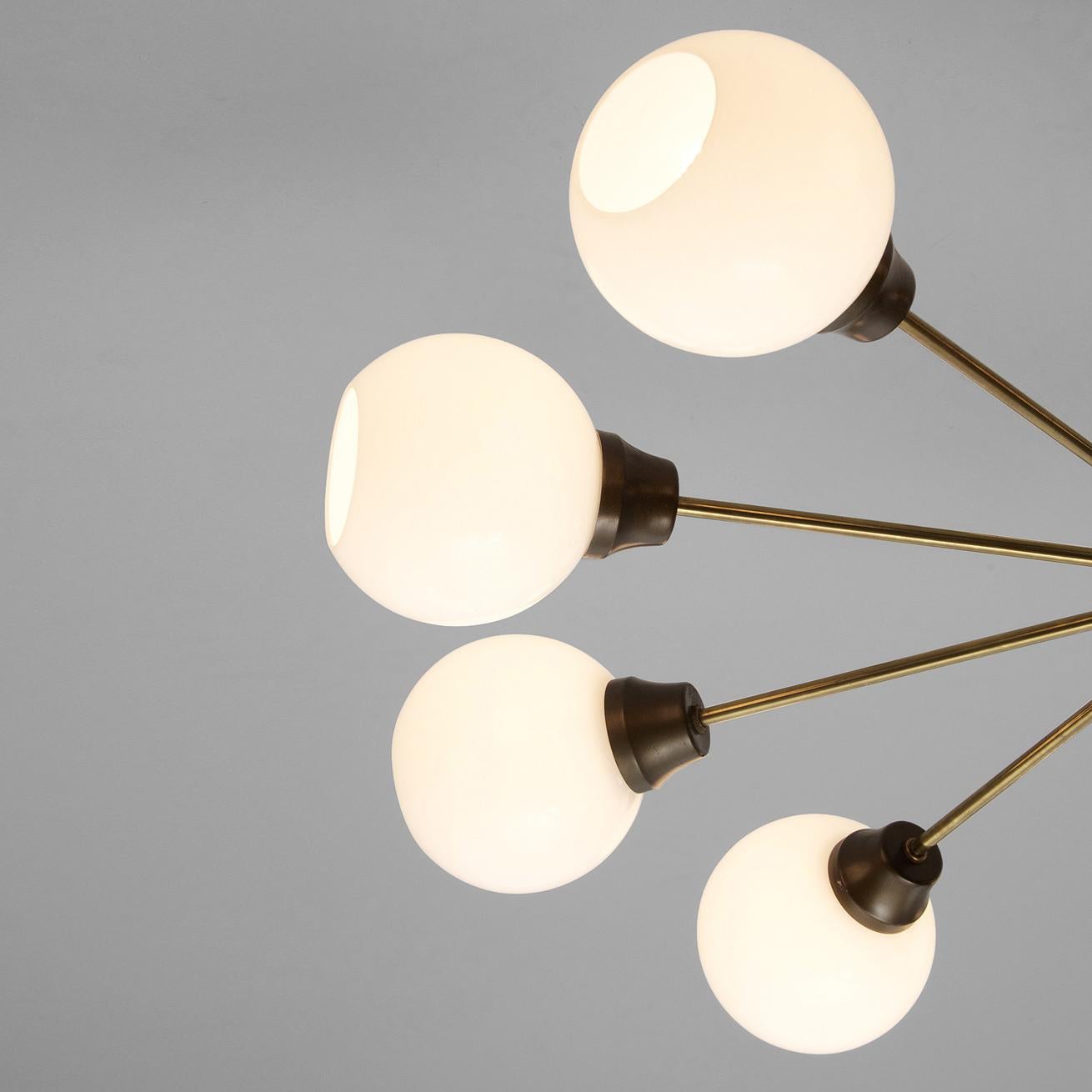 Large Brass and Opal Sputnik Chandeliers In Good Condition In Waalwijk, NL