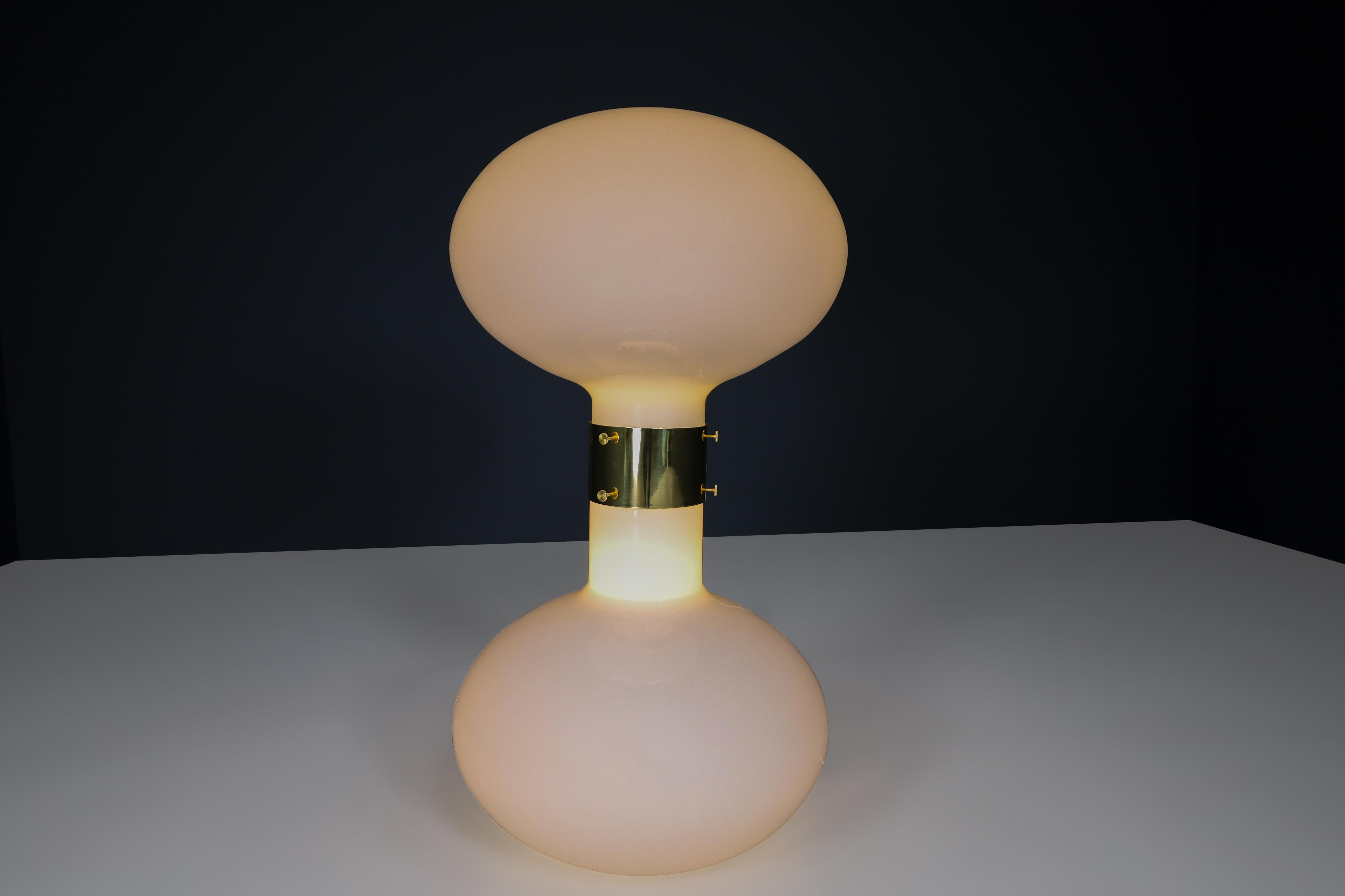 Large  Brass and Opaline Glass Floor-Table Lamp, Italy 1970s For Sale 1