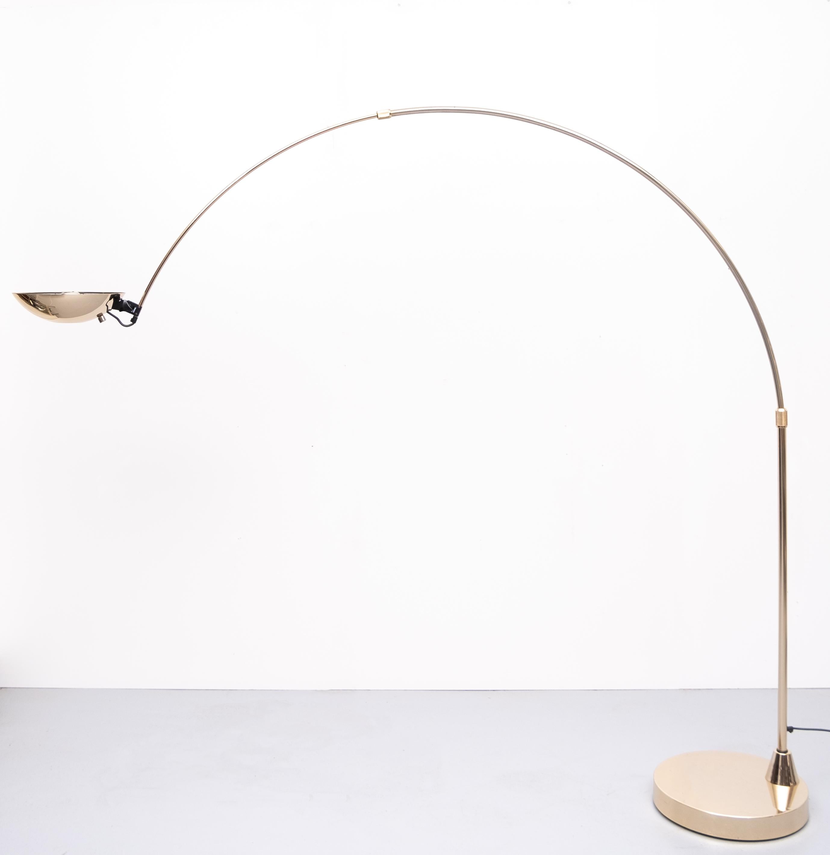 Large Brass Arc Lamp Leonardo Marelli, 1980s For Sale 2