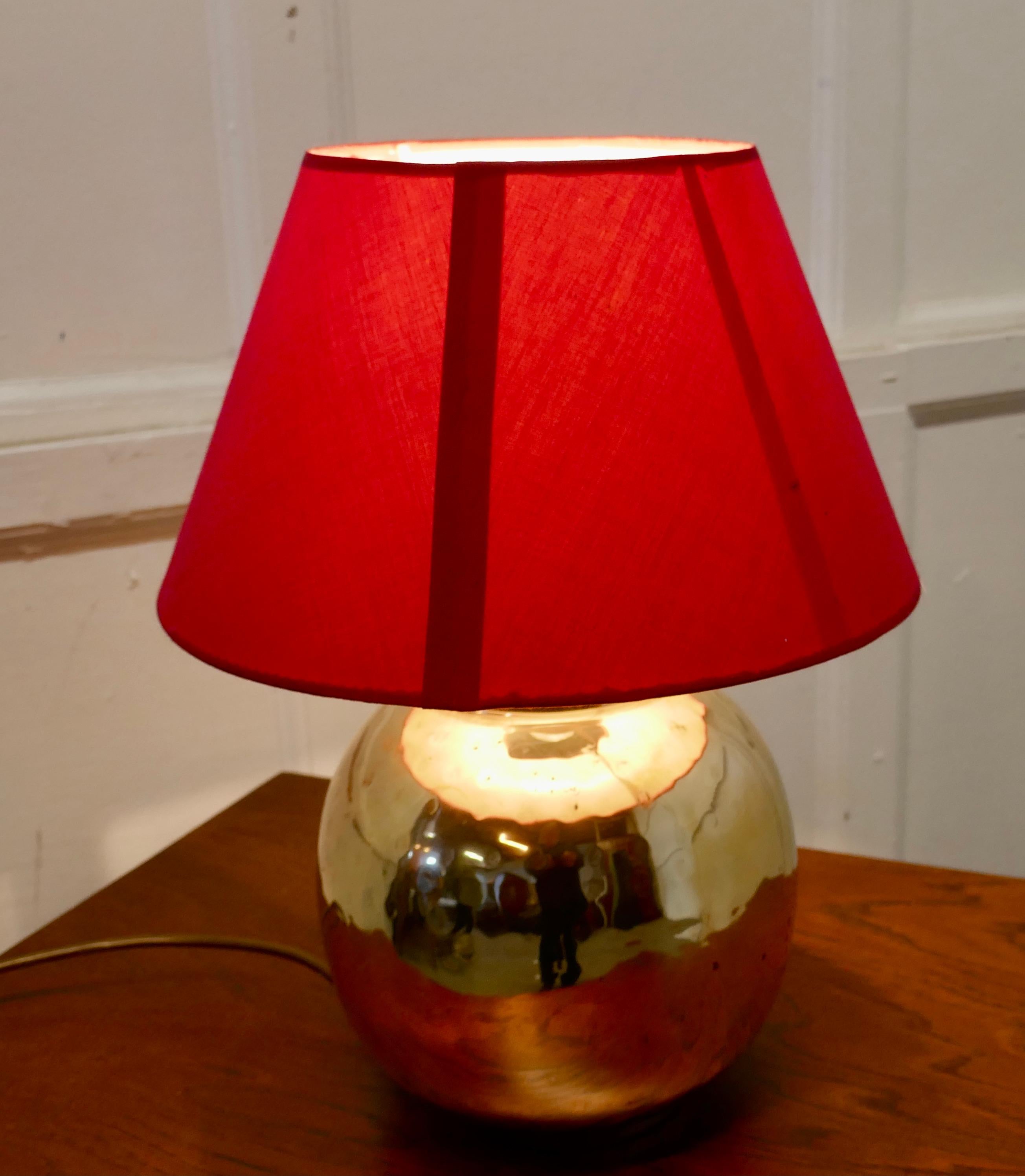 Large Brass Ball Table Lamp In Good Condition In Chillerton, Isle of Wight