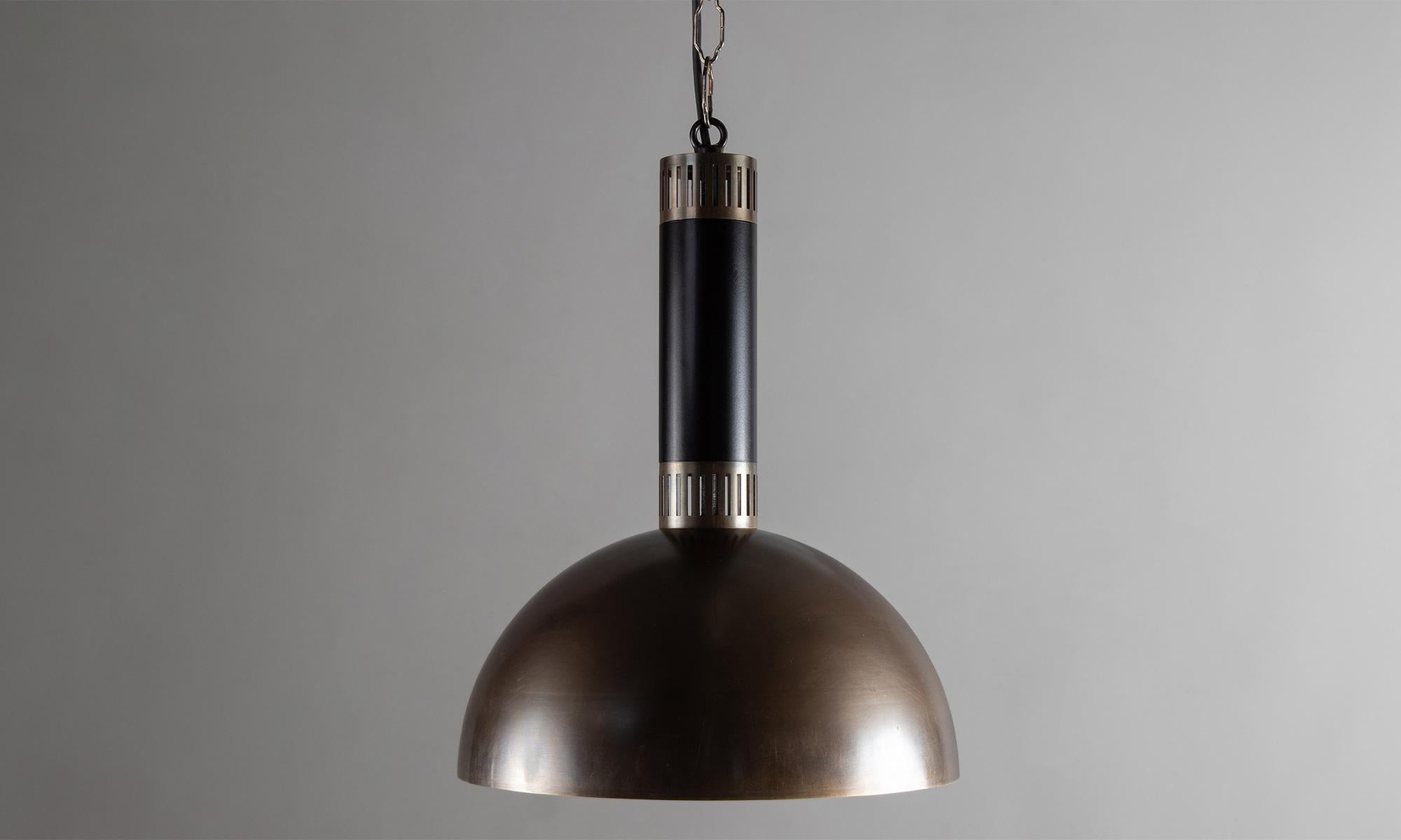 Black Metal / Satin Glass Diffuser Pendant
Made in Italy
Black metal pendant with brass details and satin glass diffuser below.
12