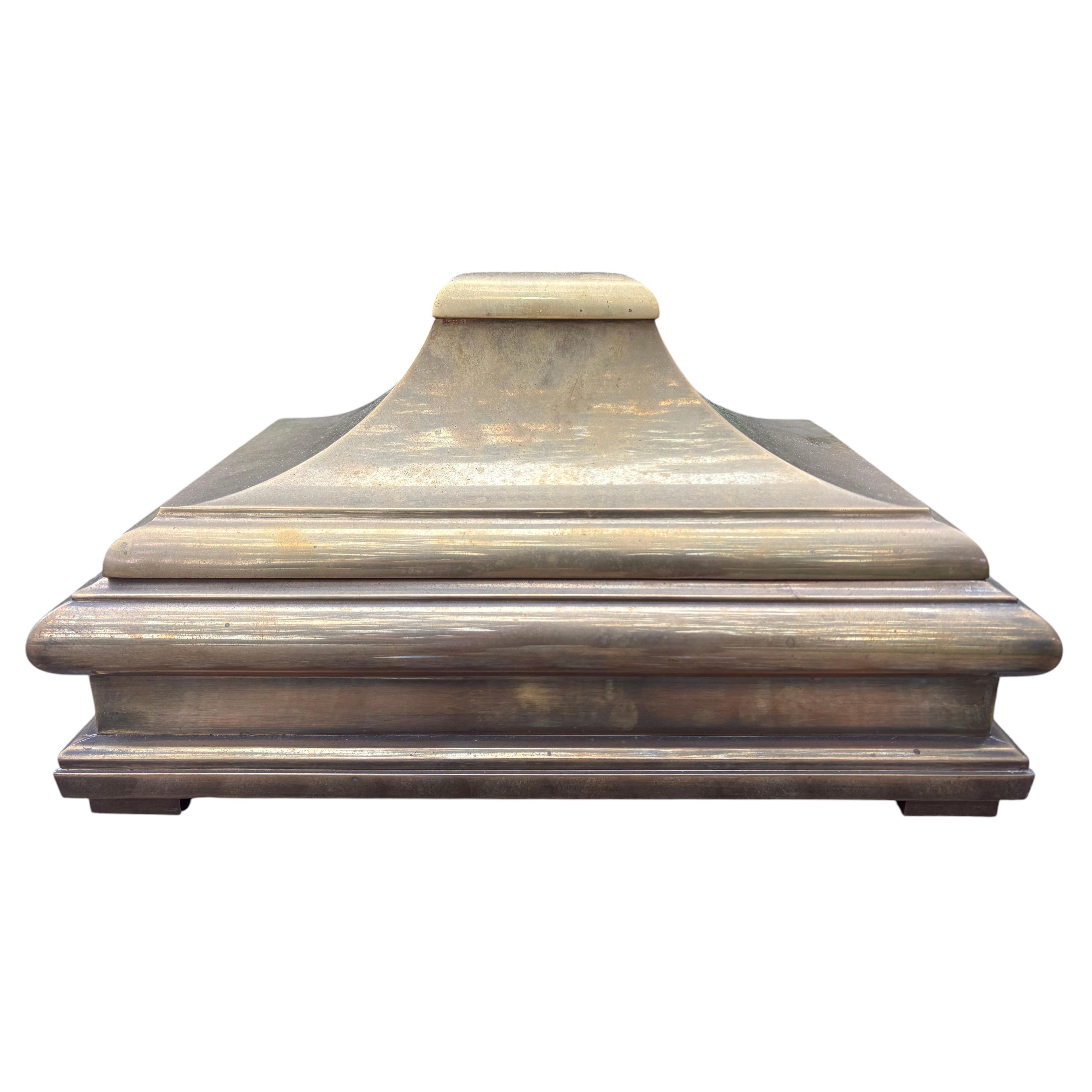 Scatola grande in ottone di Chapman in vendita