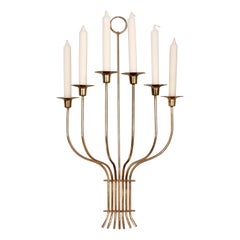 Gran candelabro de latón, a la manera de Tommi Parzinger, Hollywood Regency