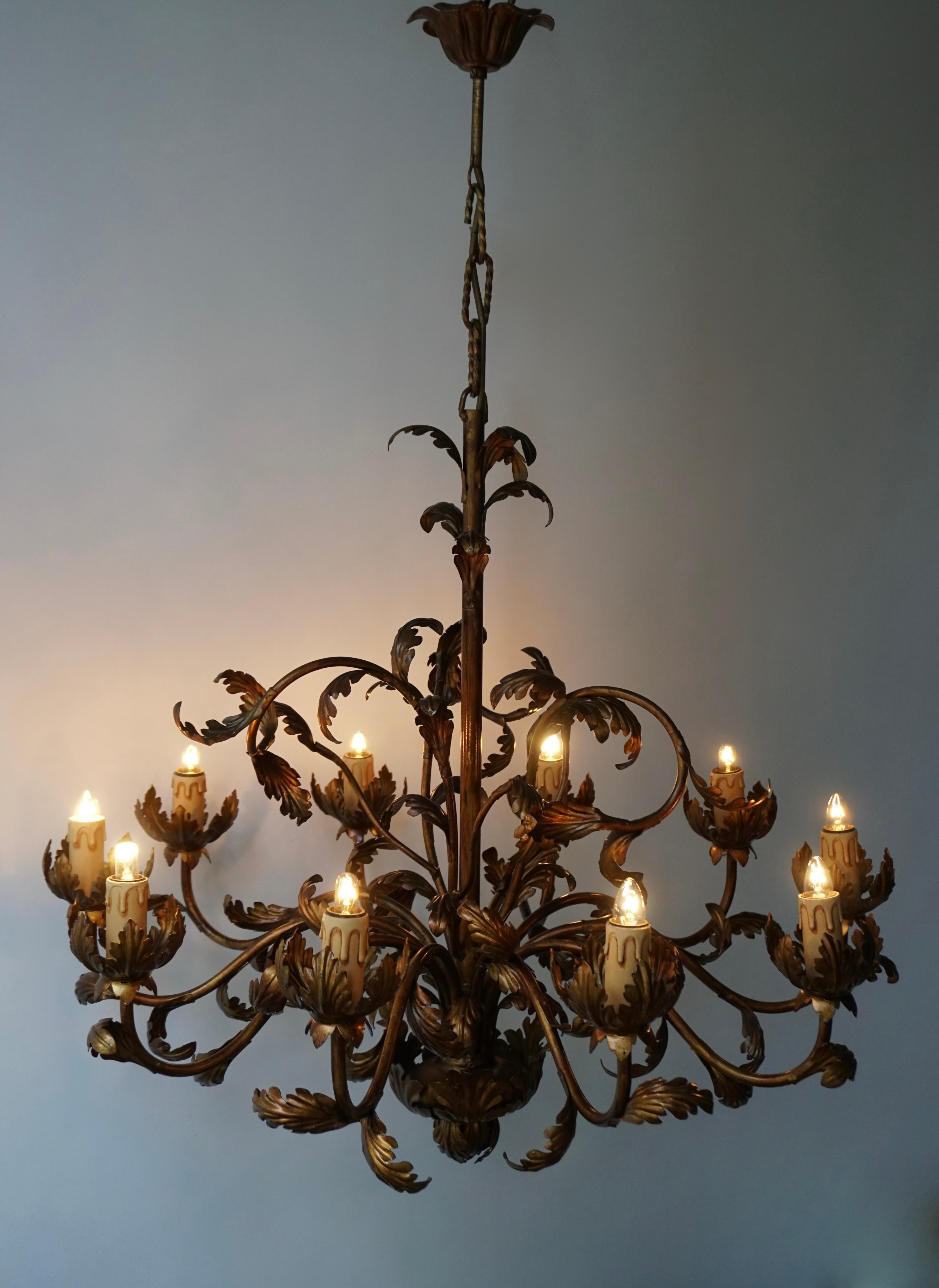 Large Brass Chandelier with Leaves In Good Condition In Antwerp, BE