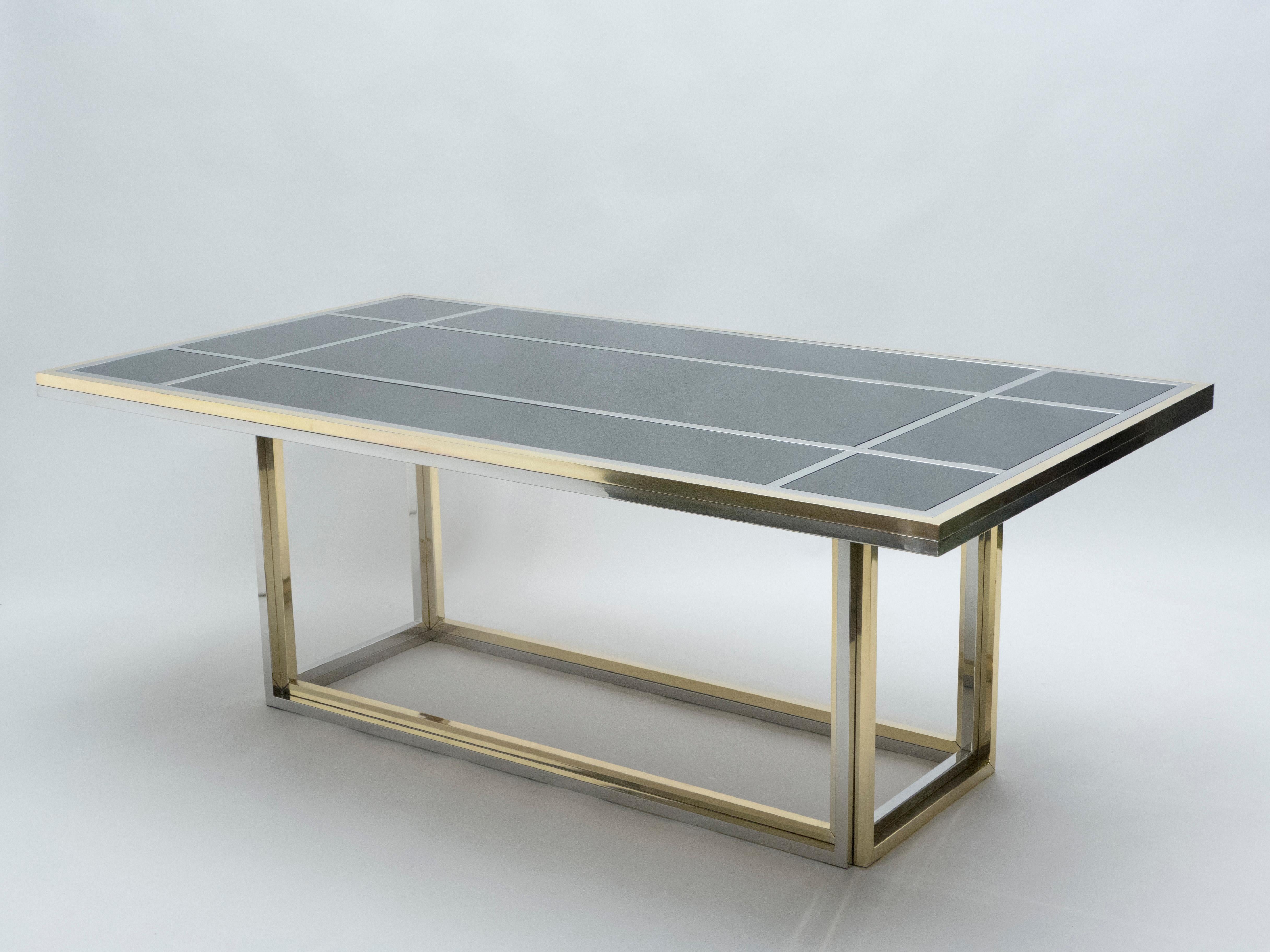 Grande table à manger en laiton chromé et verre noir Romeo Rega, 1970 Bon état - En vente à Paris, IDF