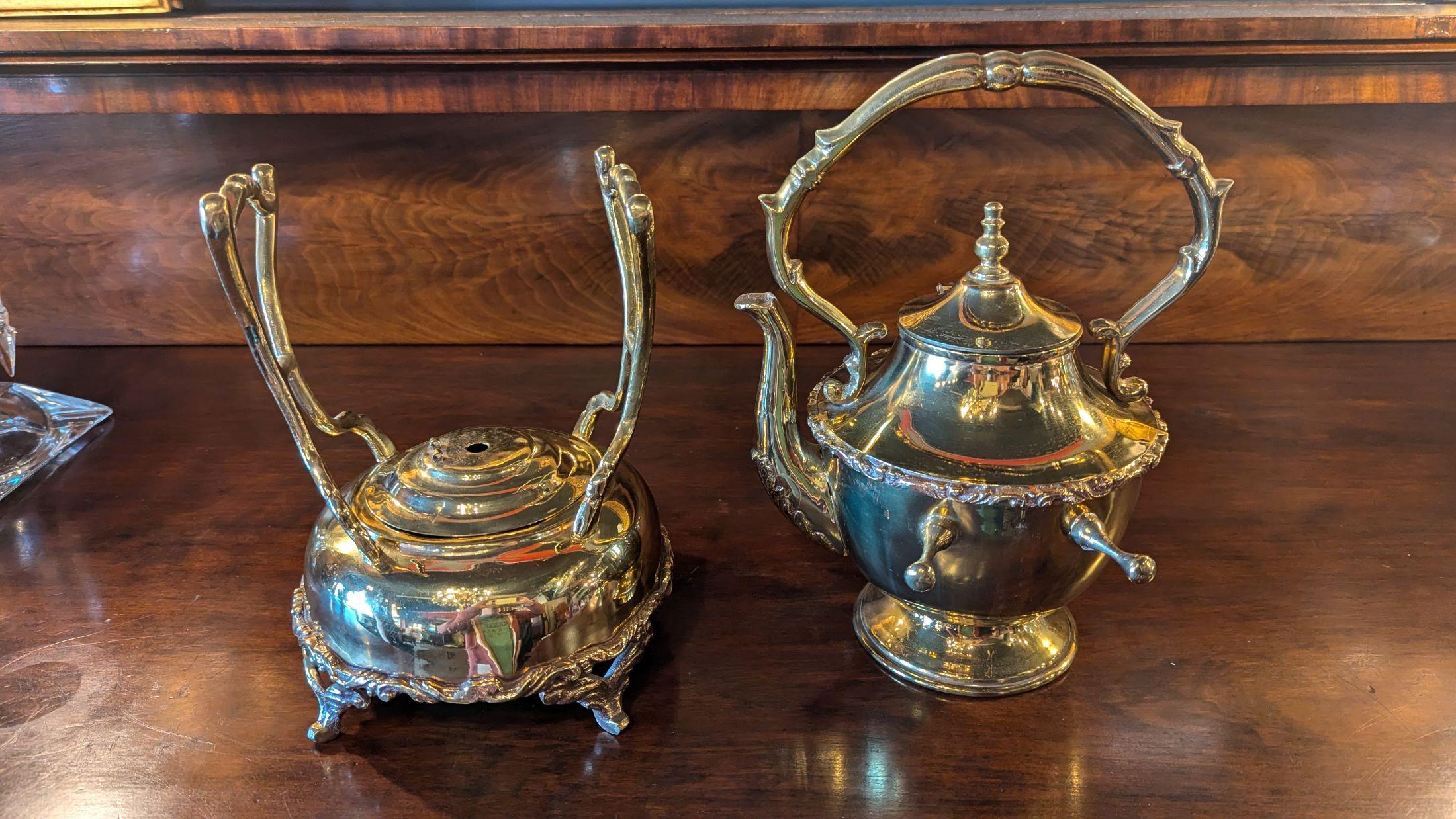 Grande servizio da caffè e tè in ottone con vassoio in vendita 5