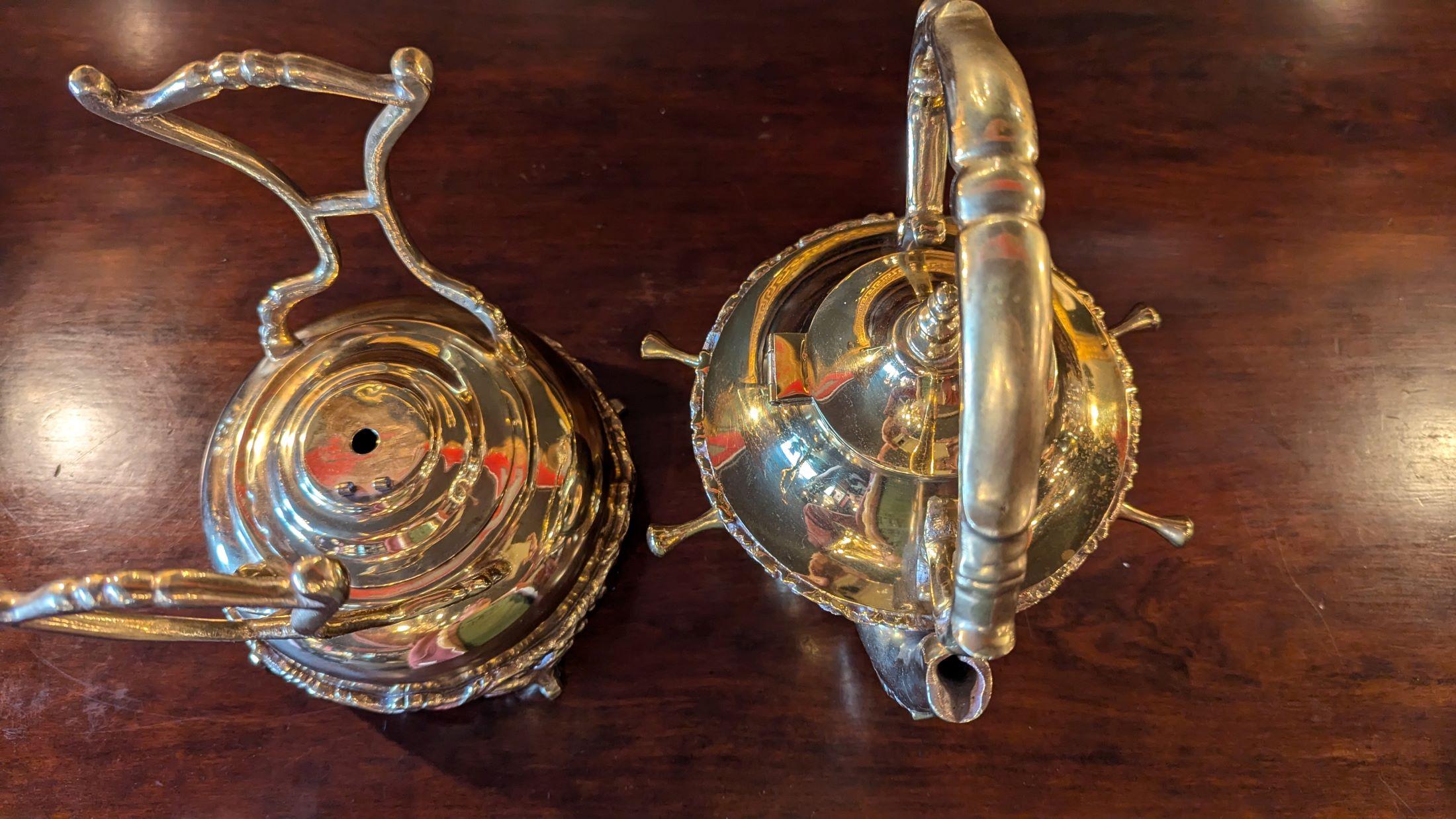 Grande servizio da caffè e tè in ottone con vassoio in vendita 7