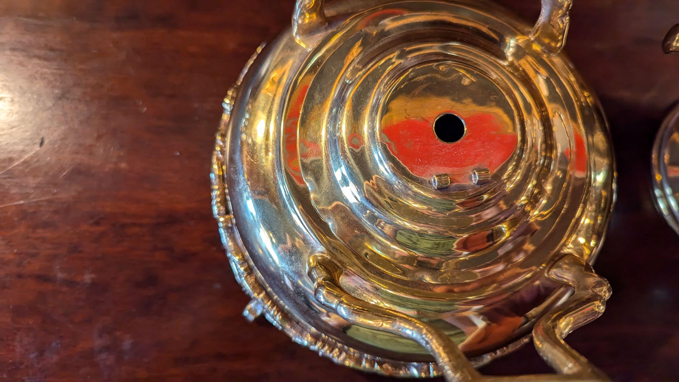 Grande servizio da caffè e tè in ottone con vassoio in vendita 8