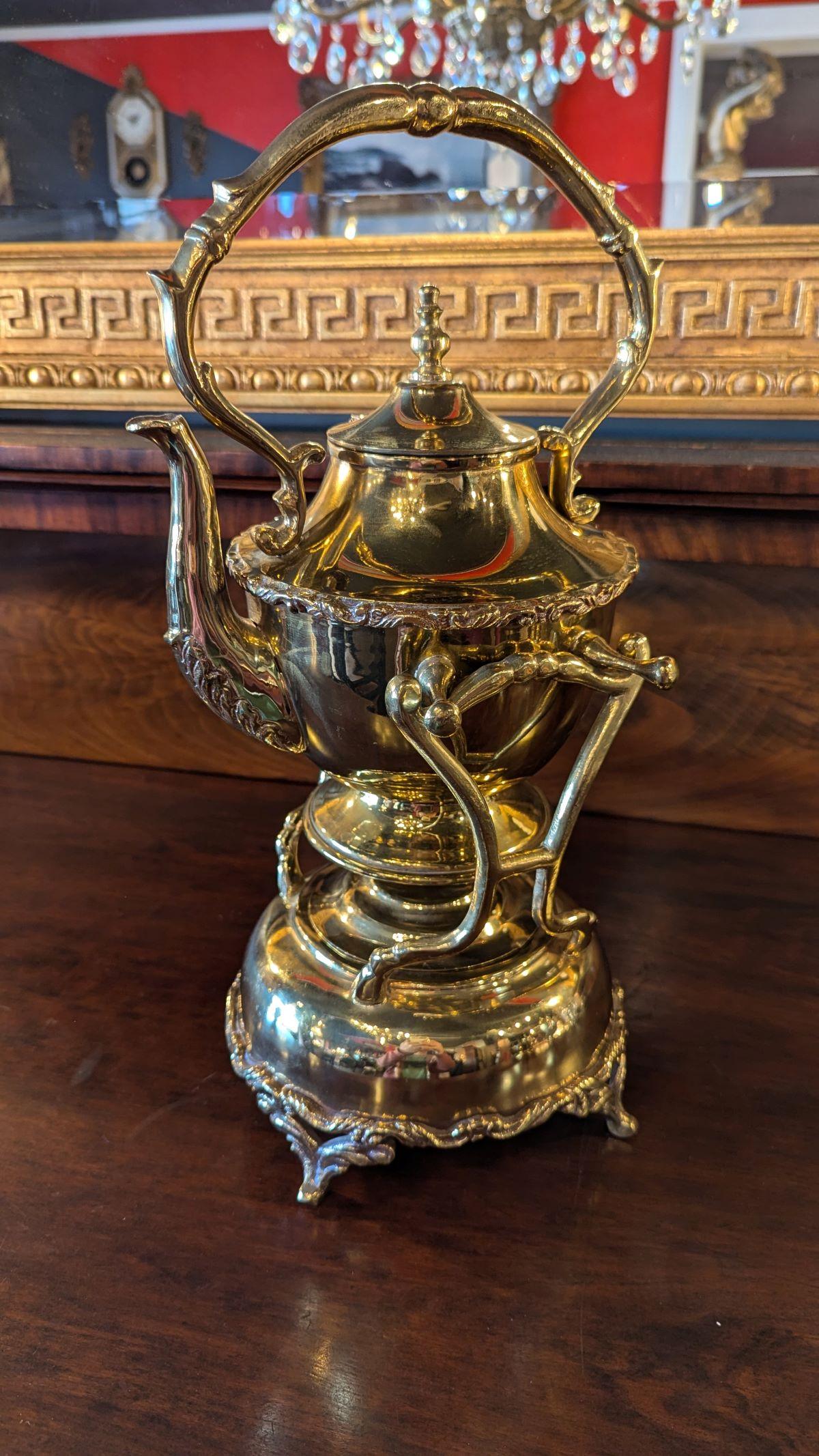 Grande servizio da caffè e tè in ottone con vassoio in vendita 10