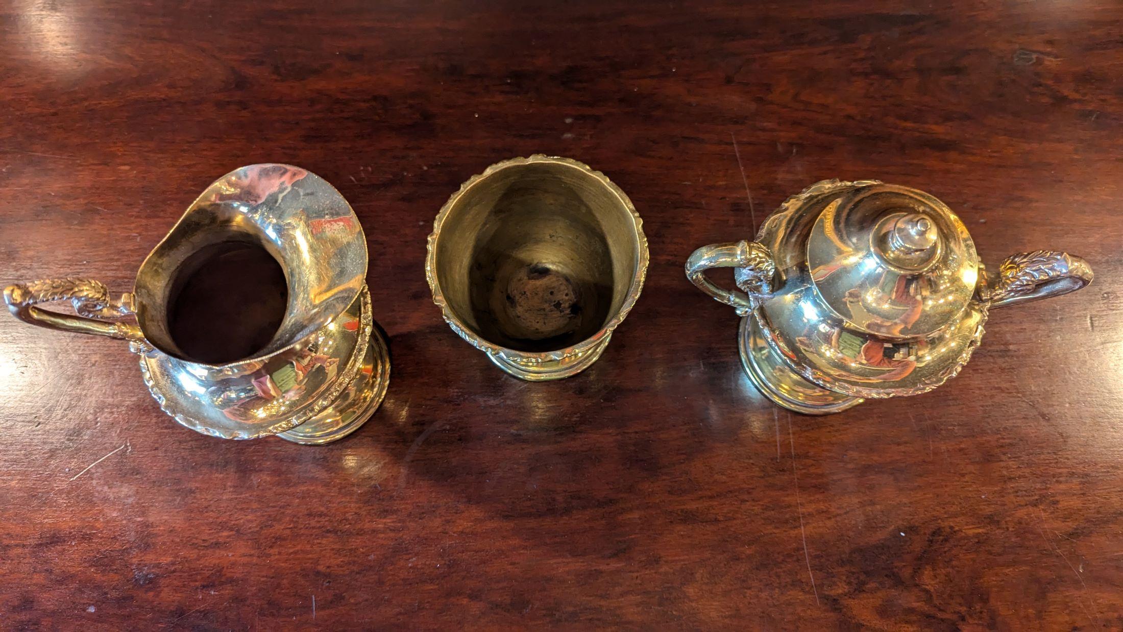 XX secolo Grande servizio da caffè e tè in ottone con vassoio in vendita