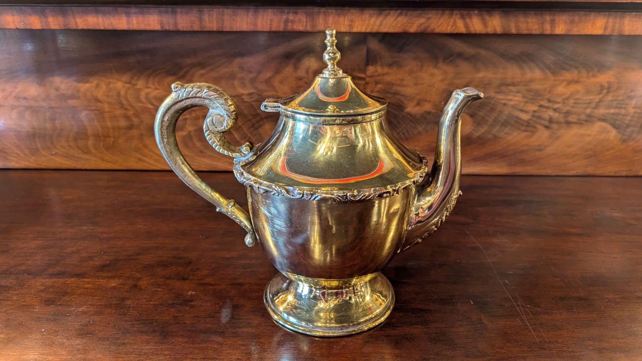 Ottone Grande servizio da caffè e tè in ottone con vassoio in vendita