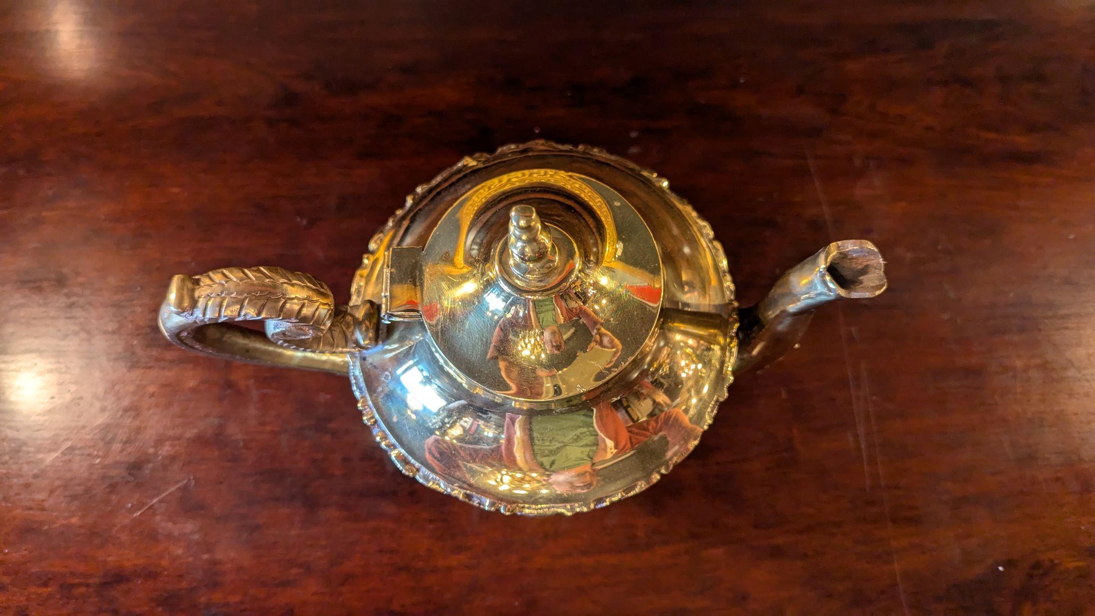 Grande servizio da caffè e tè in ottone con vassoio in vendita 1