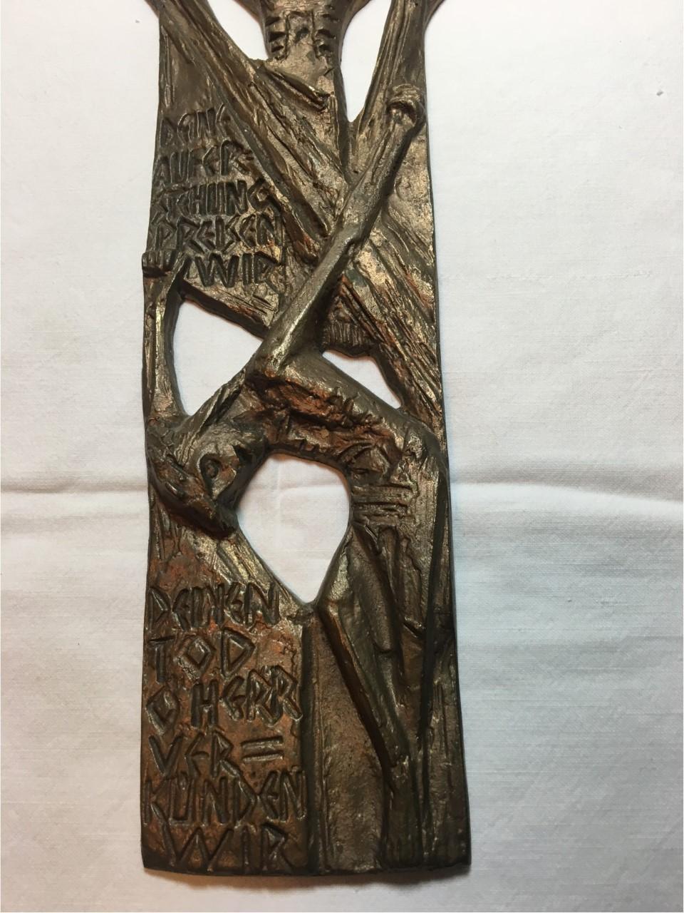 Large Brass Creed in German Inscribed Wall Cross Relief In Good Condition For Sale In Frisco, TX