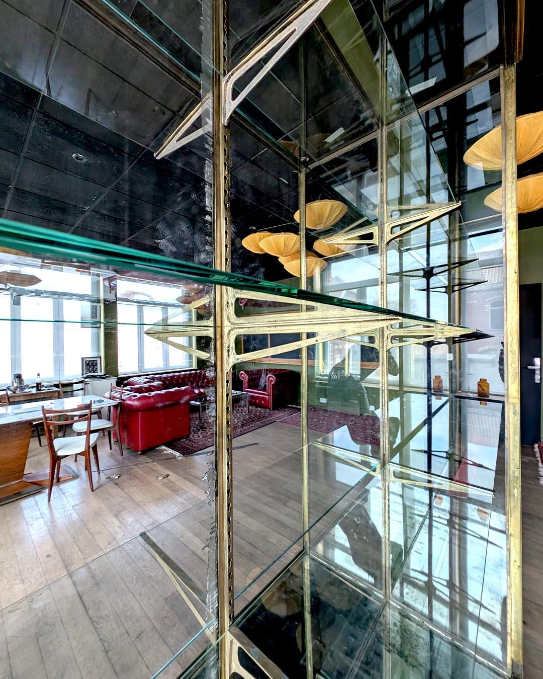 Große Messingvitrine von Ateliers Modernes d'Étalages, Paris im Angebot 8