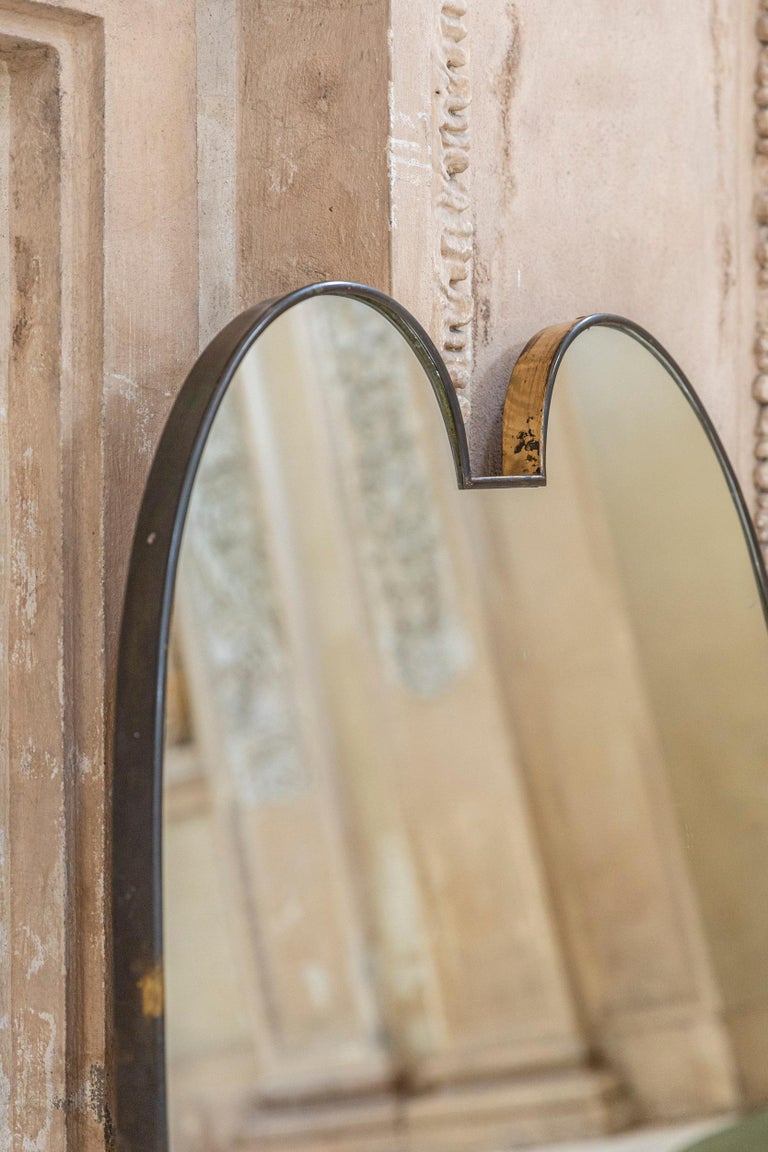 Large Brass Frame Wall Mirror Attributed to Gio Ponti In Excellent Condition In Carpaneto Piacentino, Italy