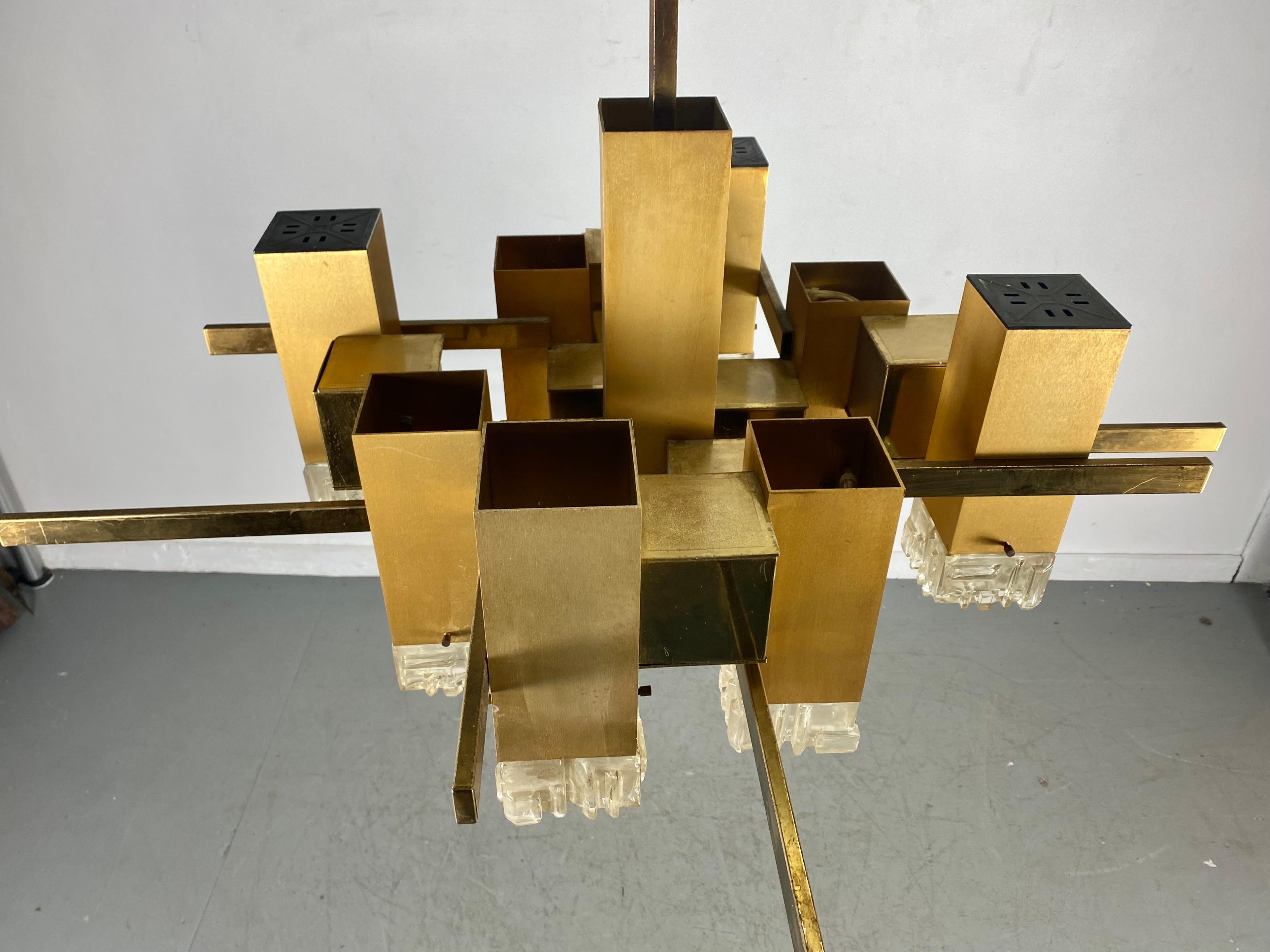 Large Brass Gaetano Sciolari Style 'CUBIC' Chandelier Hanging Pendant In Good Condition In Buffalo, NY