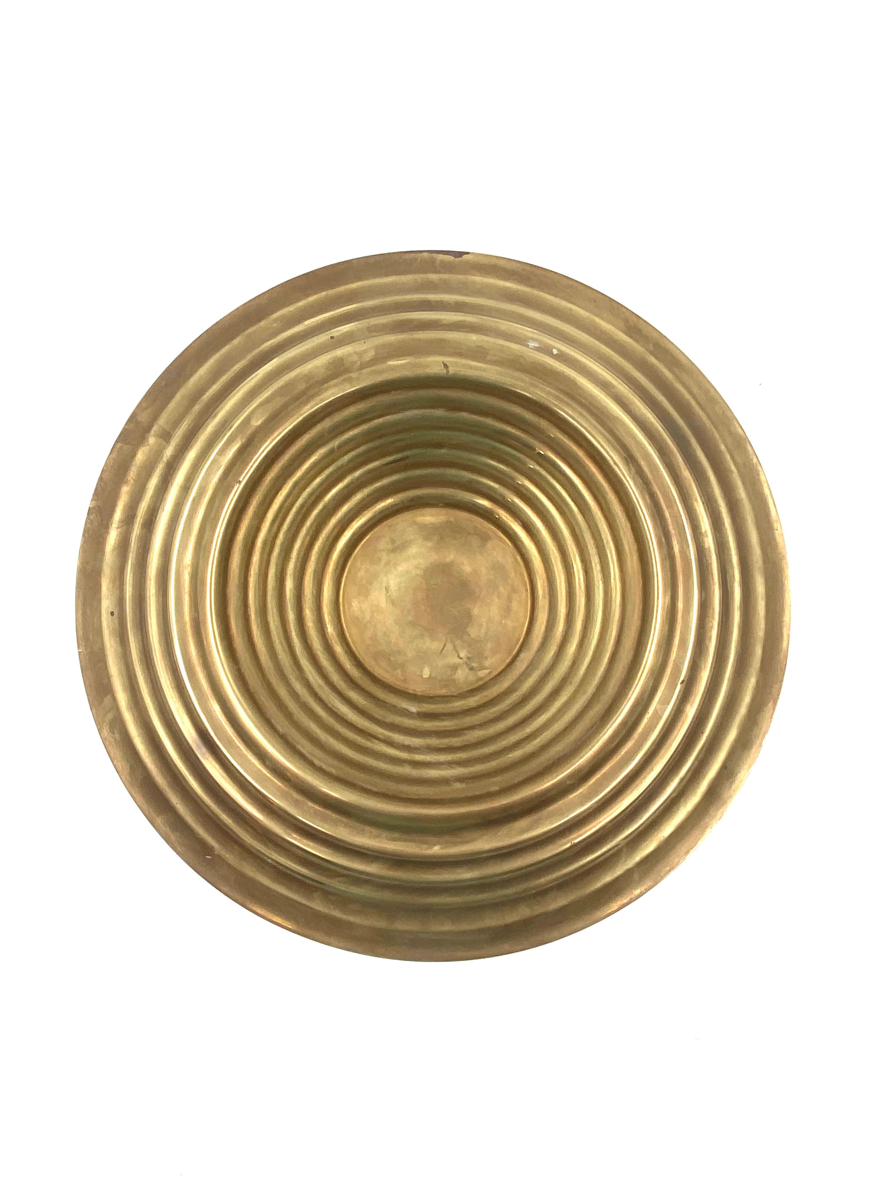 Large brass grooved centerpiece / vide poche, Italy 1970s For Sale 9