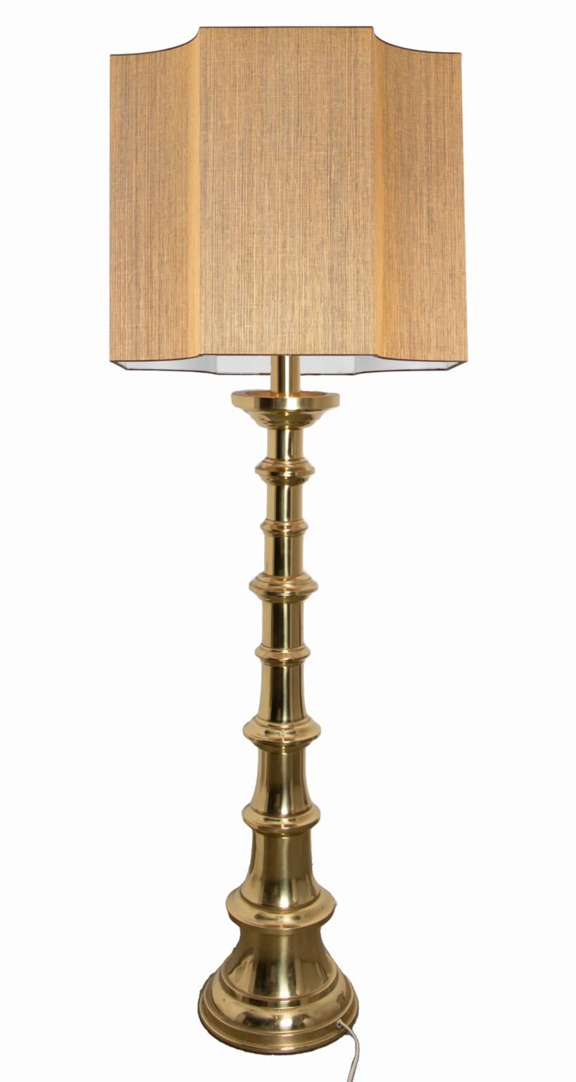 Large brass floor lamp by Kaiser Leuchten Germany, 1960s. A sculptural high-end piece.
With a new custom made silk lamp shade by René Houben. With a white inner- shade.

The lamp is in perfect vintage condition. The lamp is offered with