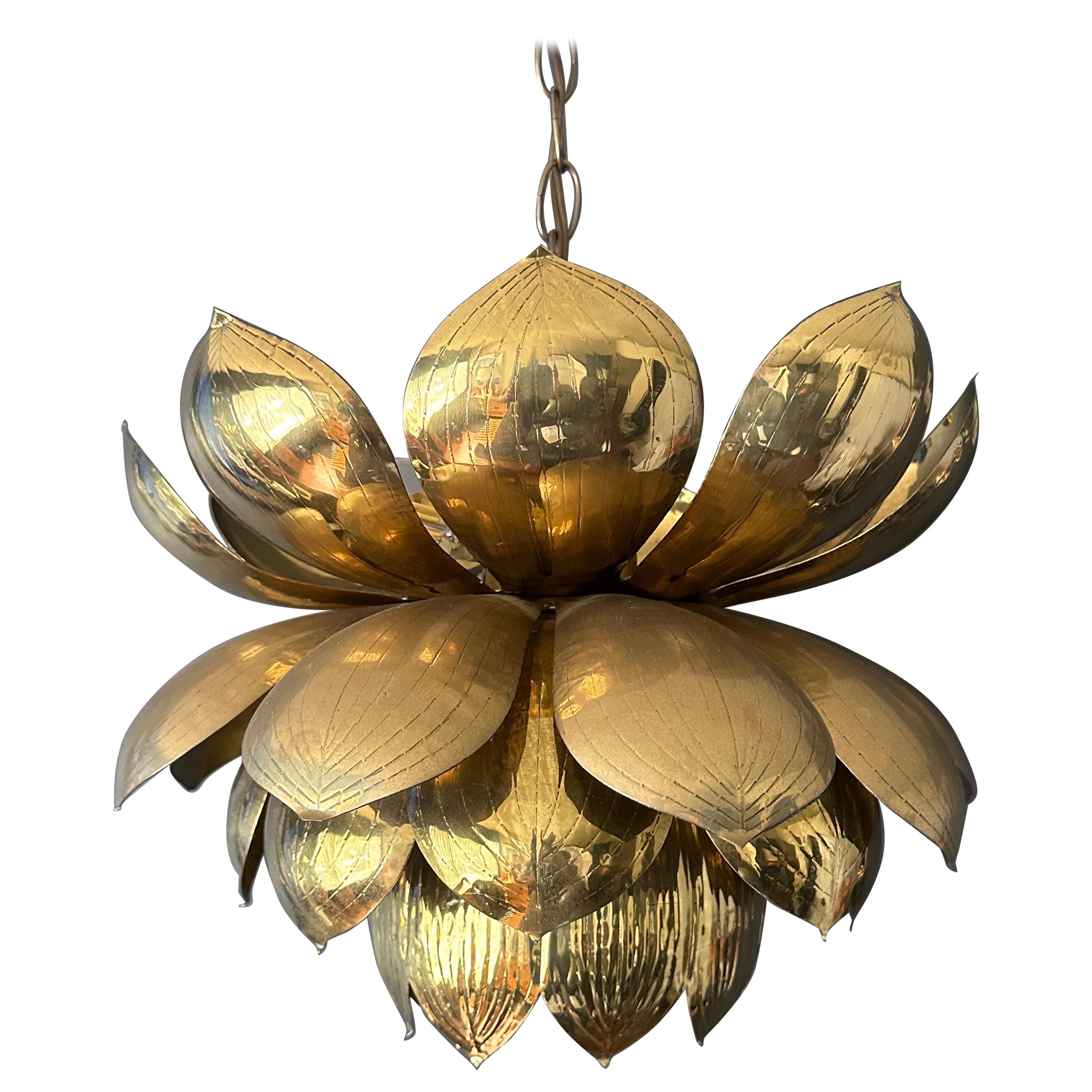 Grande lampada a forma di loto in ottone in vendita
