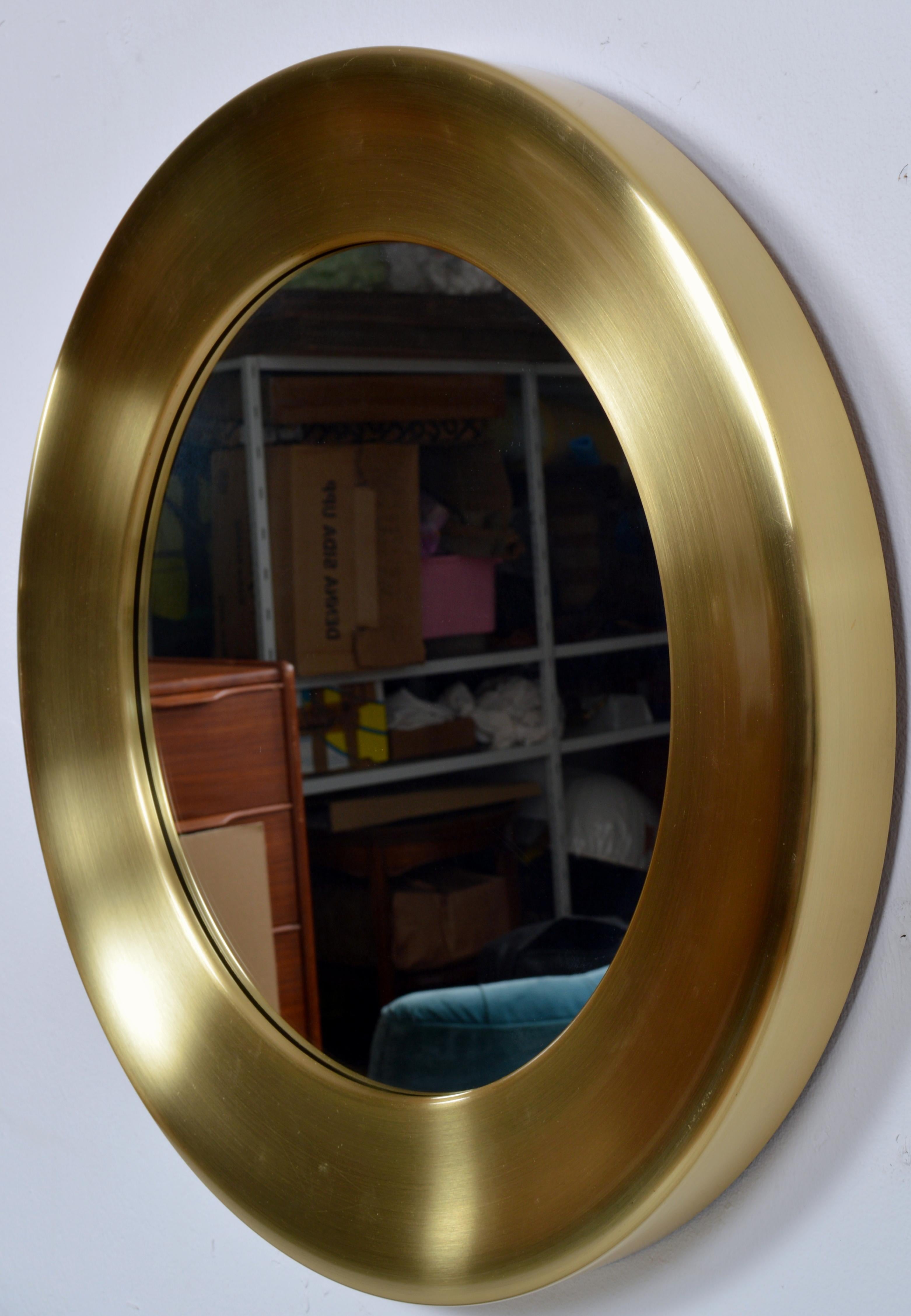Suédois Grand miroir en laiton par Glasmäster à Markaryd, Suède, années 1970 en vente