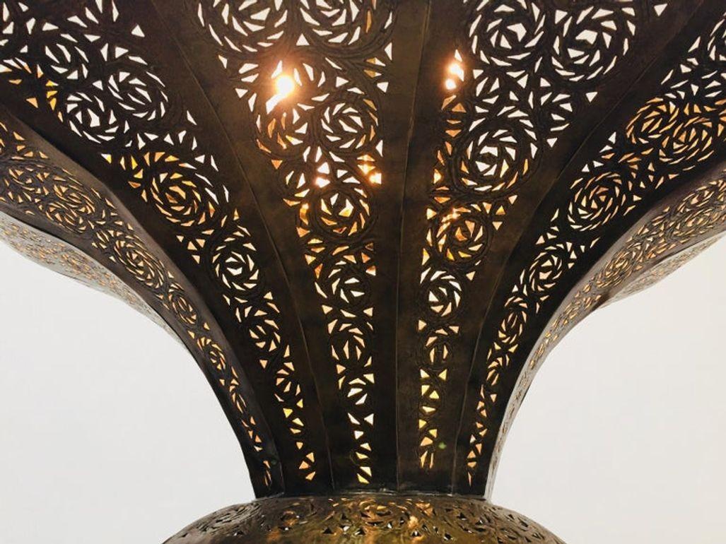Grand lustre marocain en laiton d'Alberto Pinto de style mauresque en vente 6
