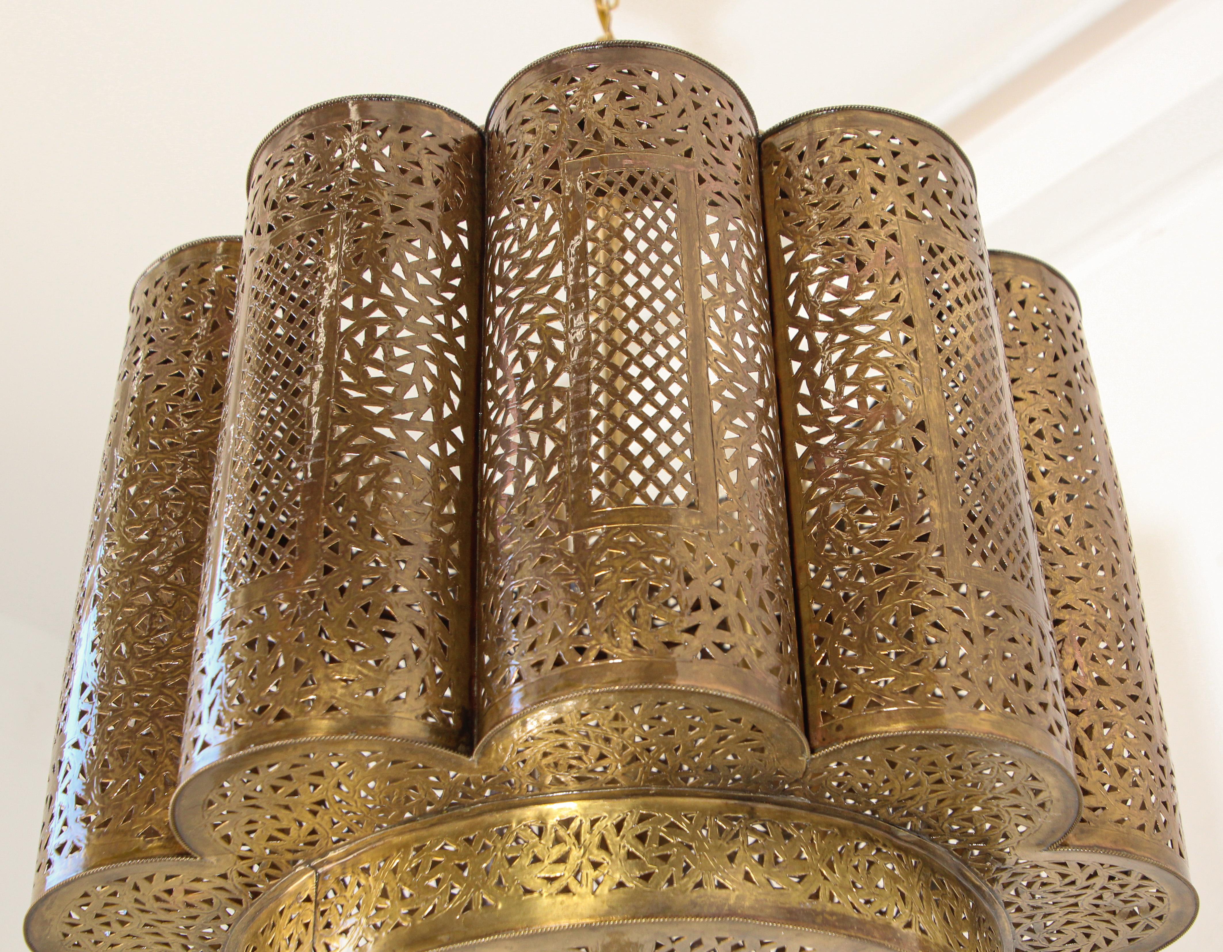 Large Brass Moroccan Chandelier in Alberto Pinto Style 9