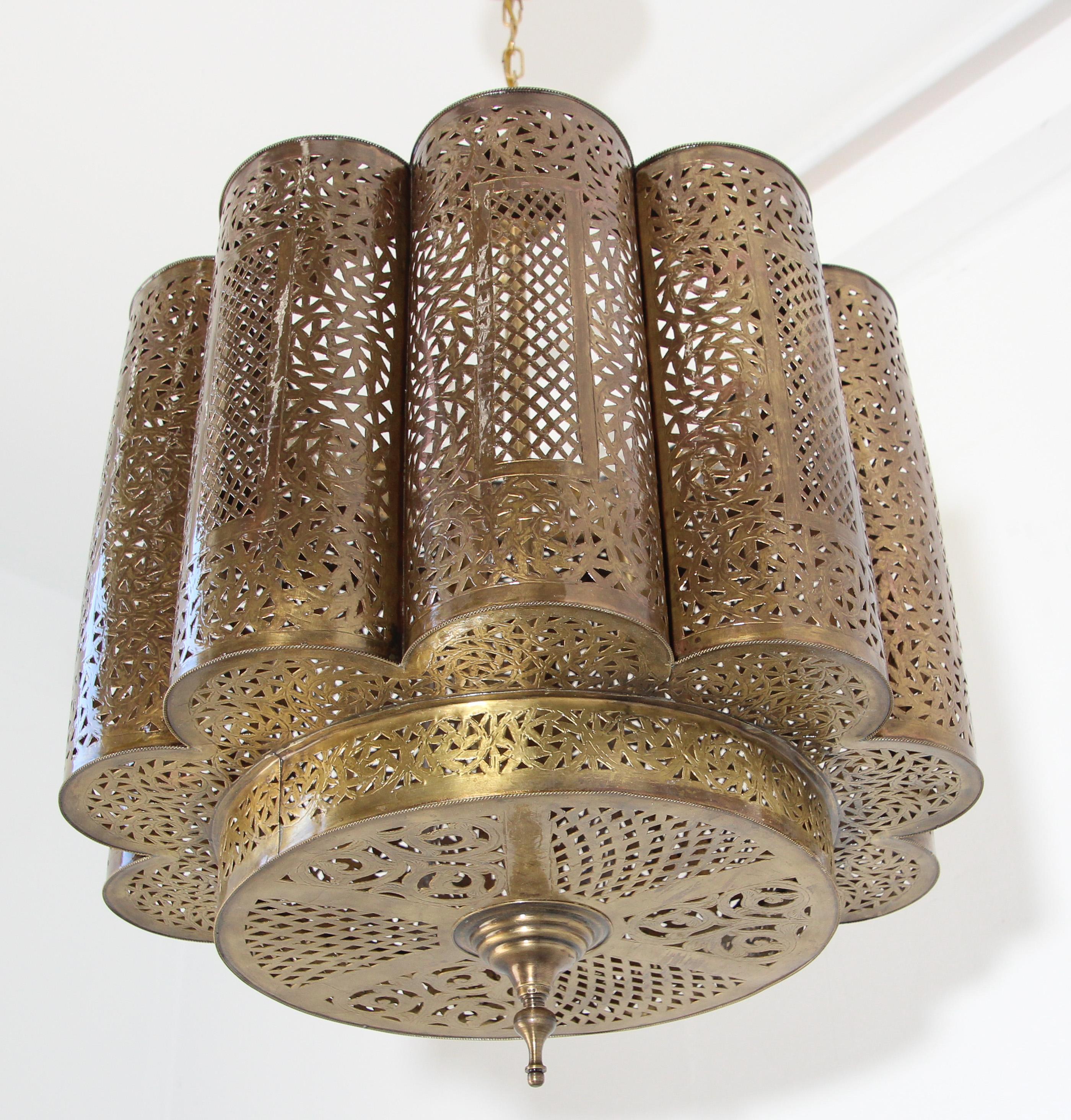 Large Brass Moroccan Chandelier in Alberto Pinto Style 14