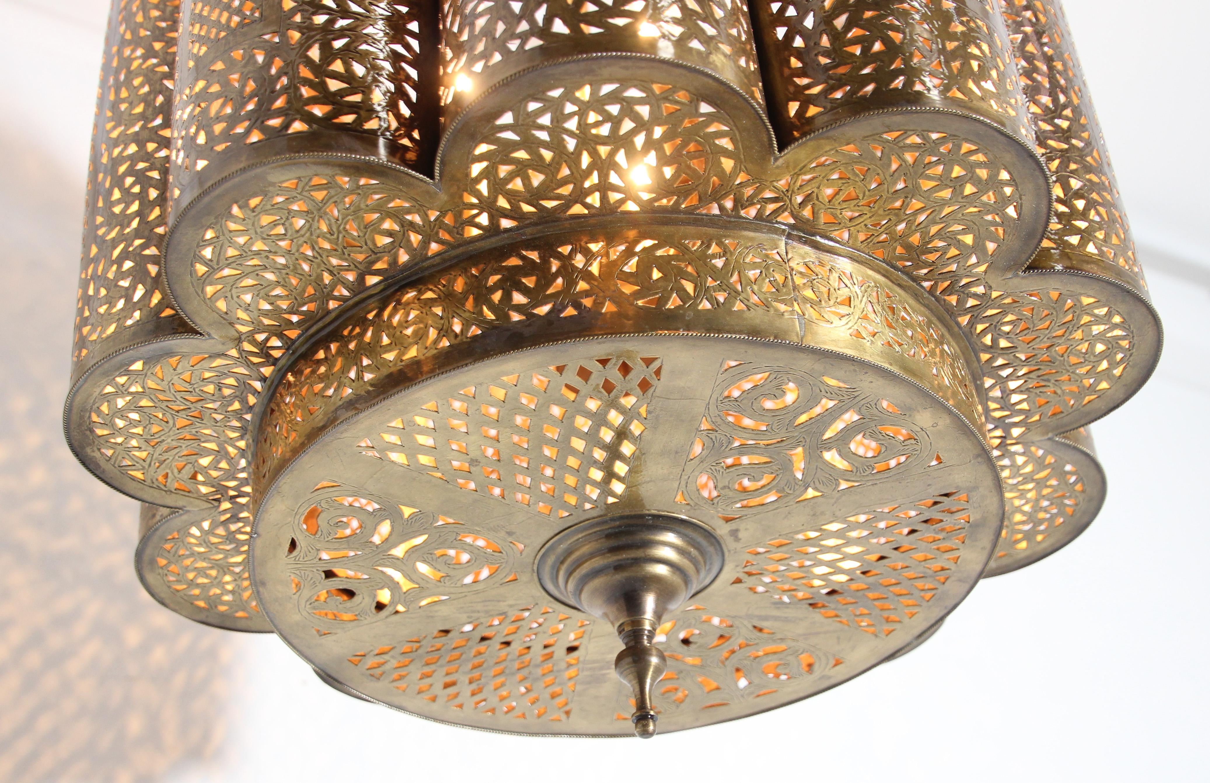 Large Brass Moroccan Chandelier in Alberto Pinto Style 2