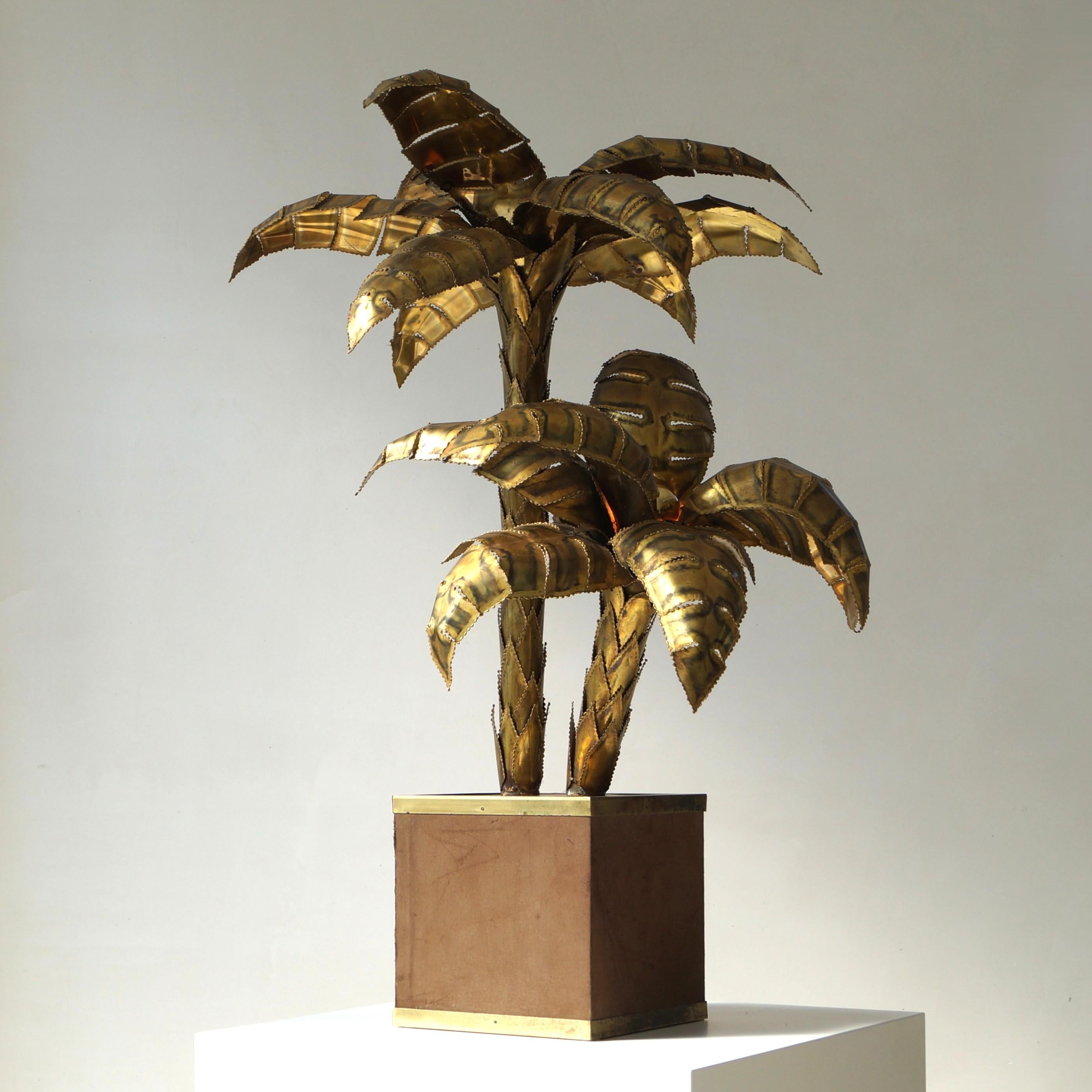 Francese Grande lampada a forma di palma in ottone per Maison Jansen, anni '70 in vendita
