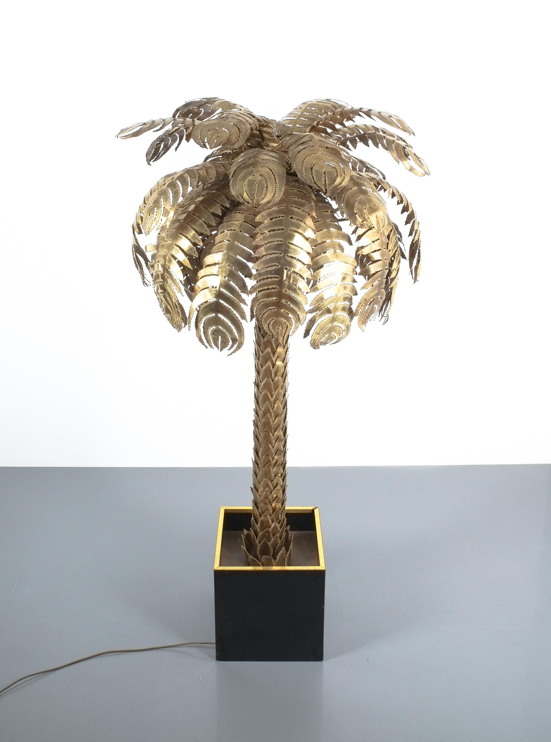 Large Brass Palm Tree Floor Lamp, France, circa 1970 1