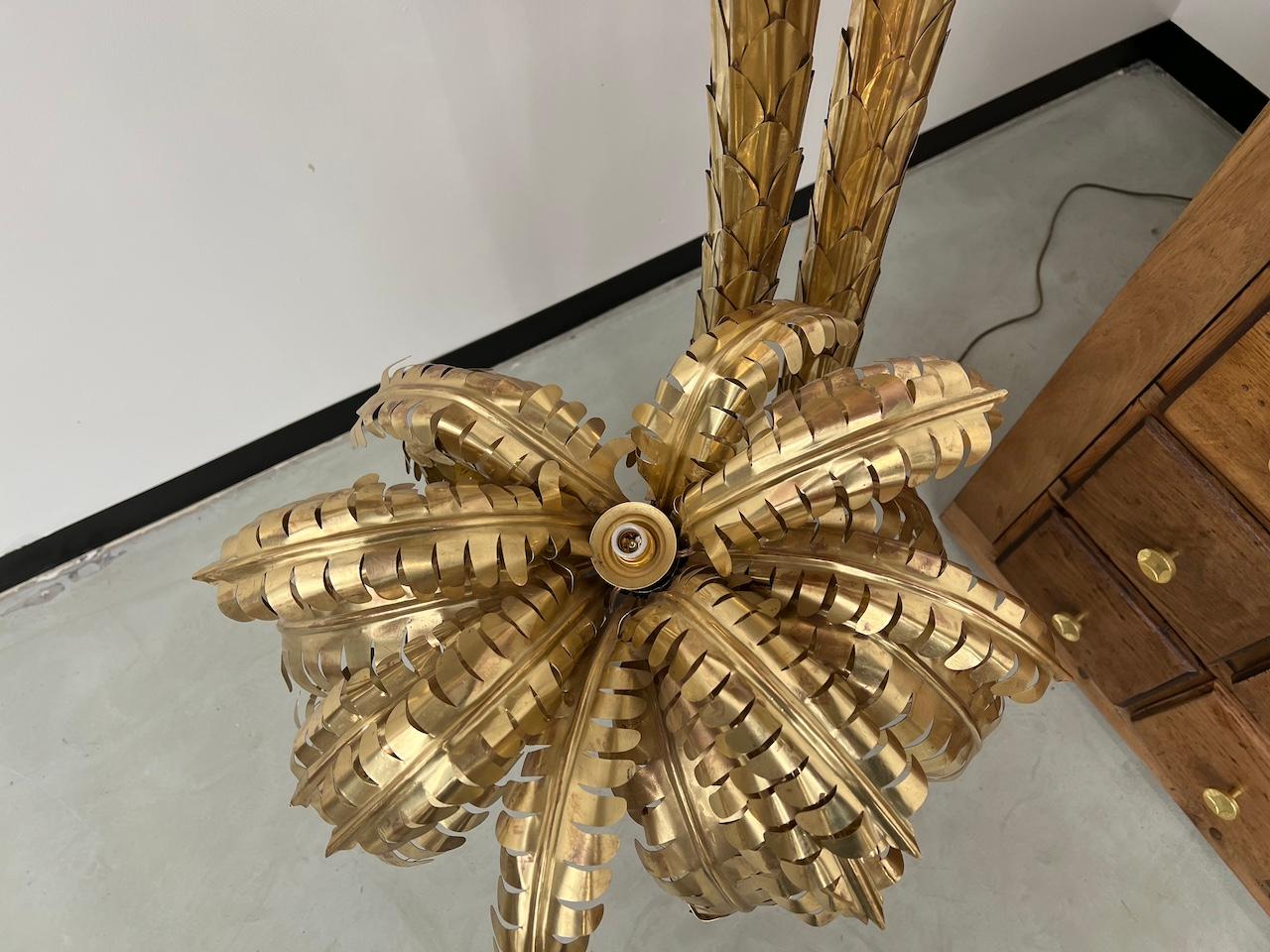 Grand lampadaire de palmier en laiton à 3 troncs, DLG Maison Jansen en vente 2