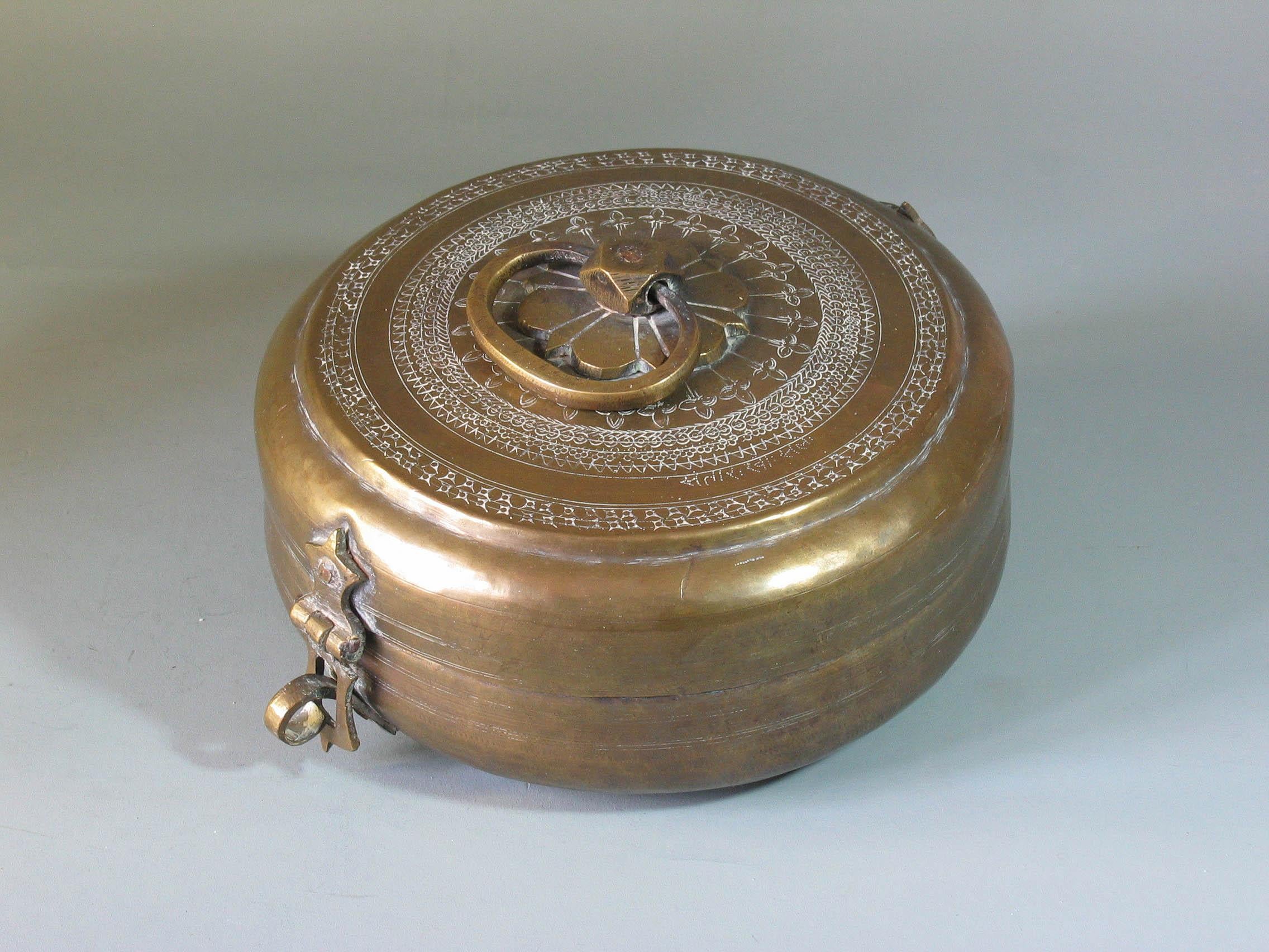 Large Brass Pandan Box, North India, 19th Century For Sale 2