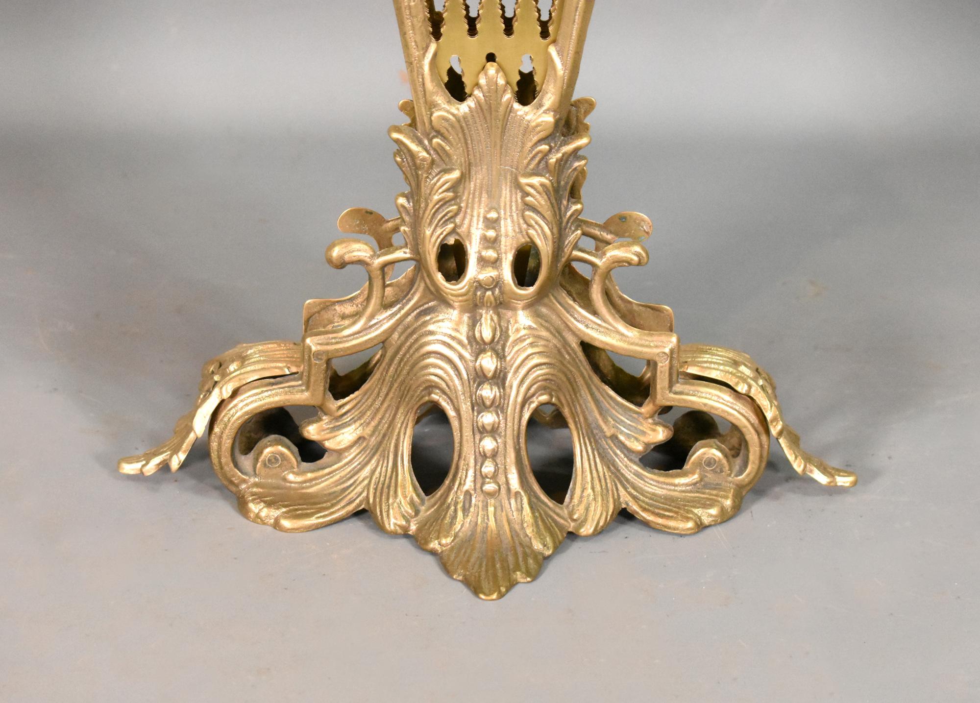 20ième siècle Grand pare-feu en laiton en forme de paon style Napoléon III en vente