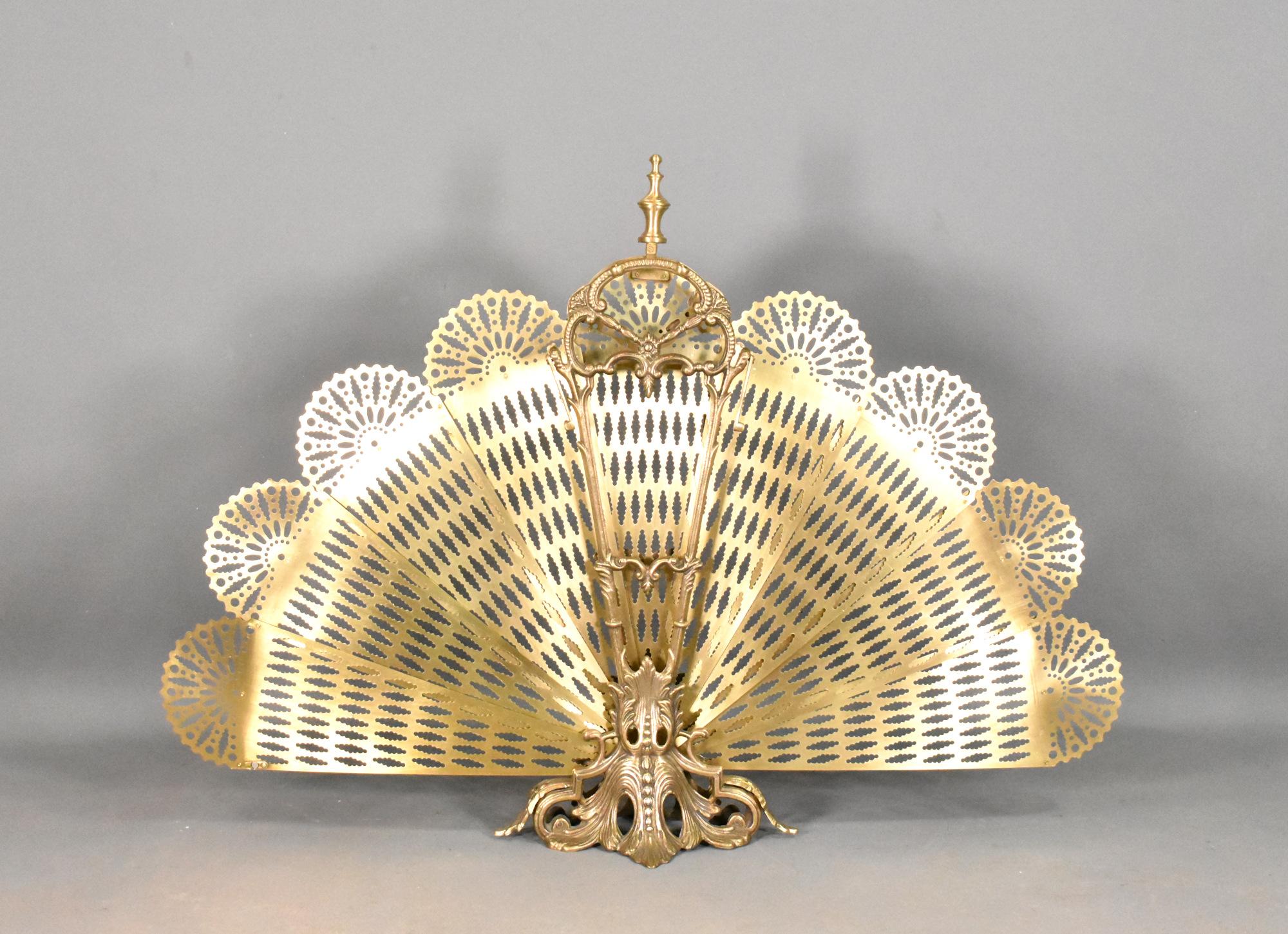 Grand pare-feu en laiton en forme de paon style Napoléon III en vente 1