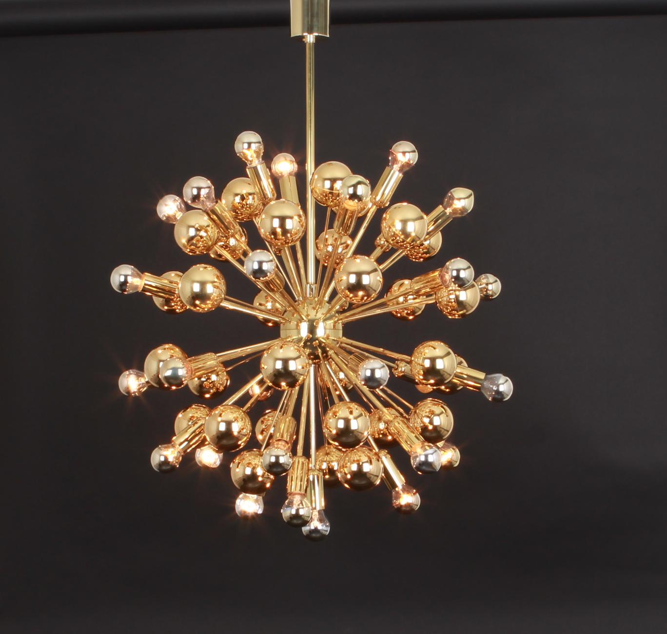 Large Brass Space Age Sputnik Chandelier by Cosack, Germany, 1970s In Good Condition For Sale In Aachen, NRW