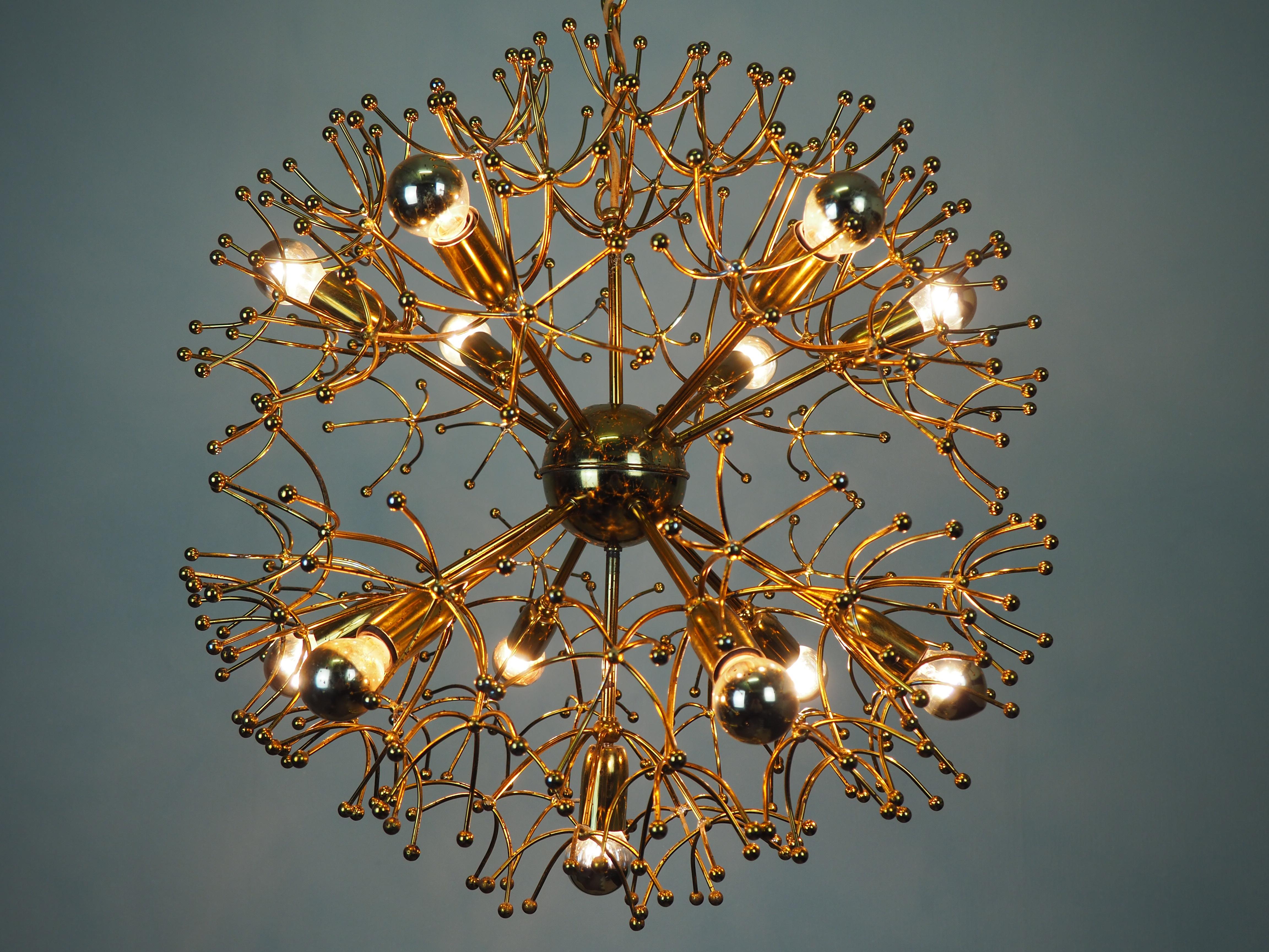 Italian Large Brass Sputnik Chandelier Attributed to Sciolari, circa 1960s For Sale