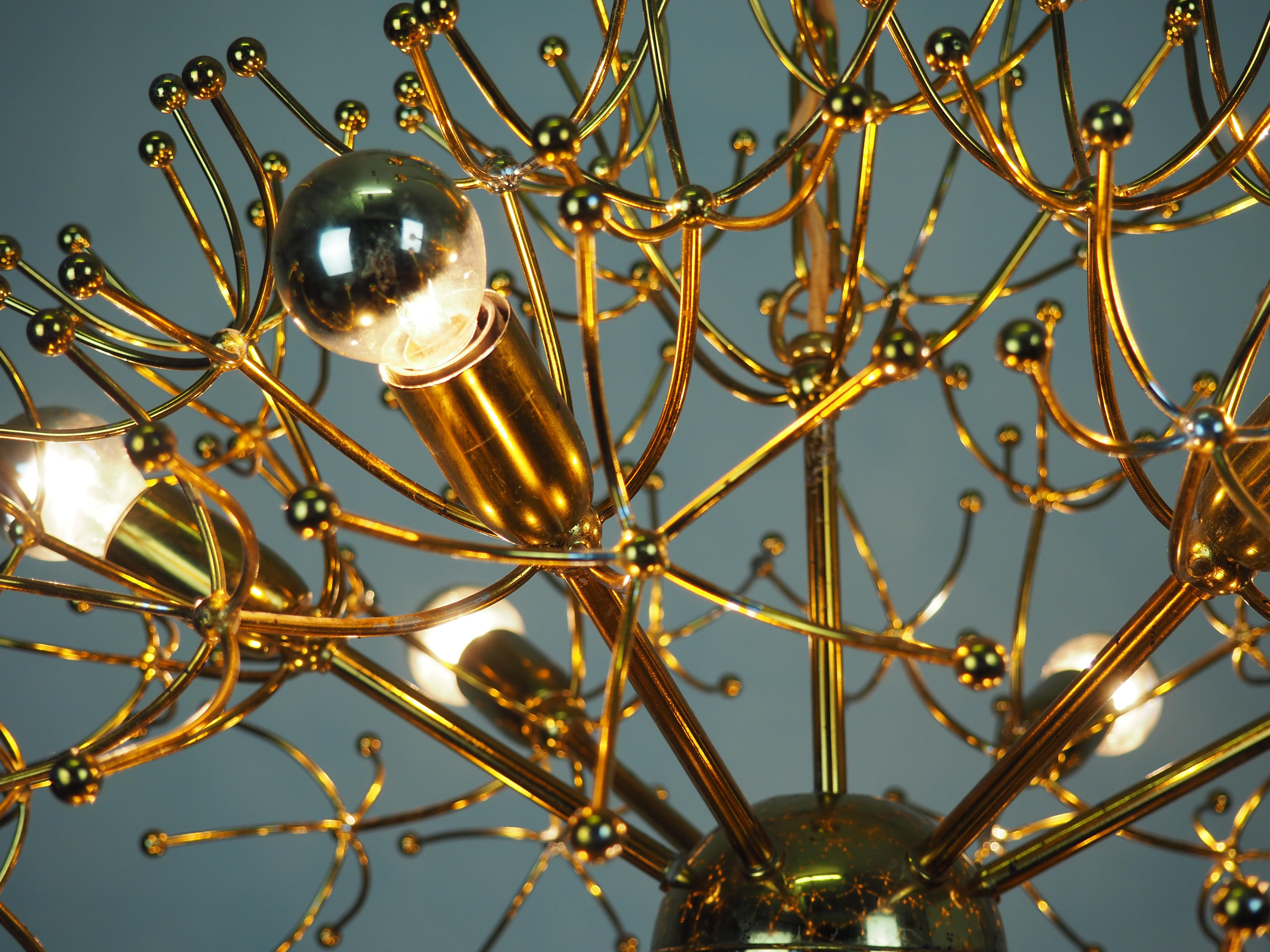 Metal Large Brass Sputnik Chandelier Attributed to Sciolari, circa 1960s For Sale