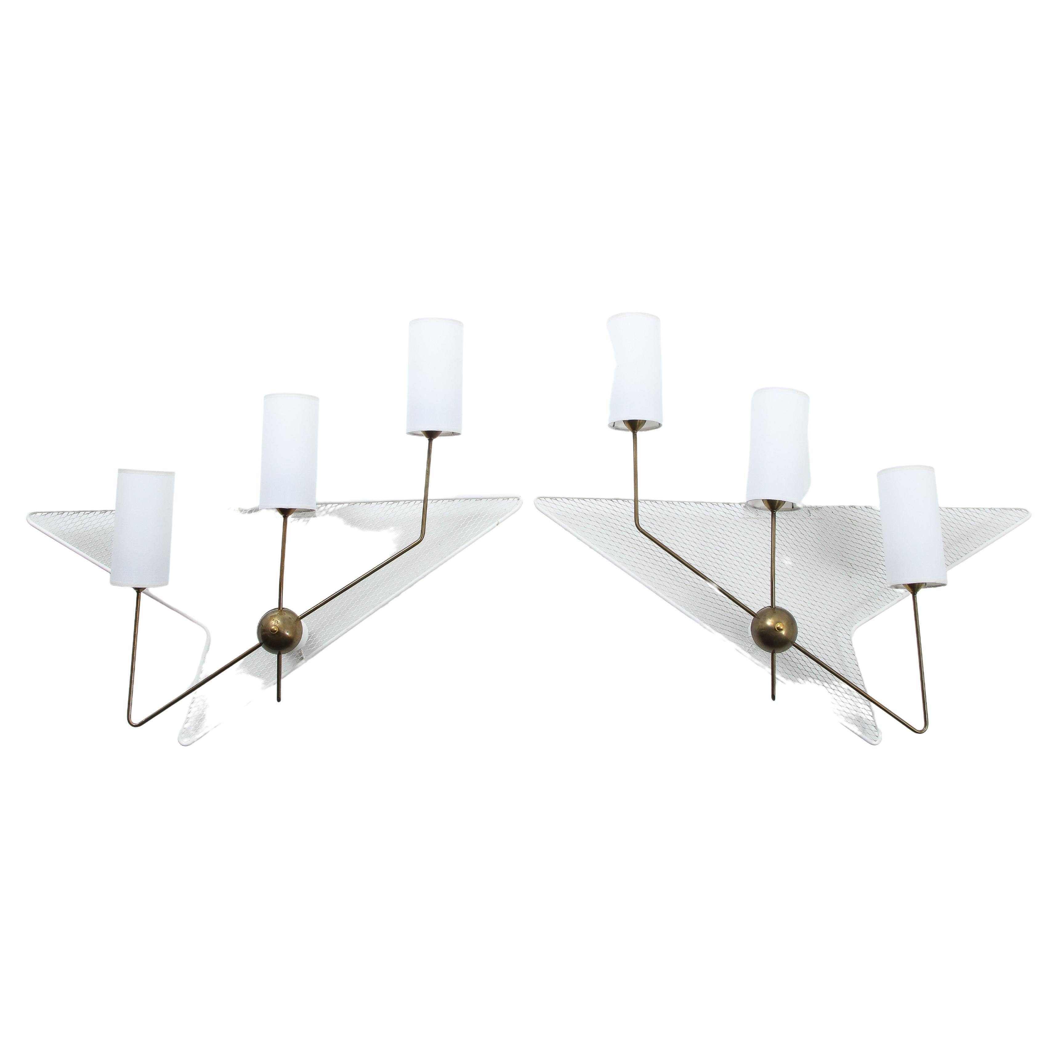 Mid-Century moderno Grandi lampade in ottone e acciaio perforato verniciato in stile Mategot, Francia, anni '60 in vendita