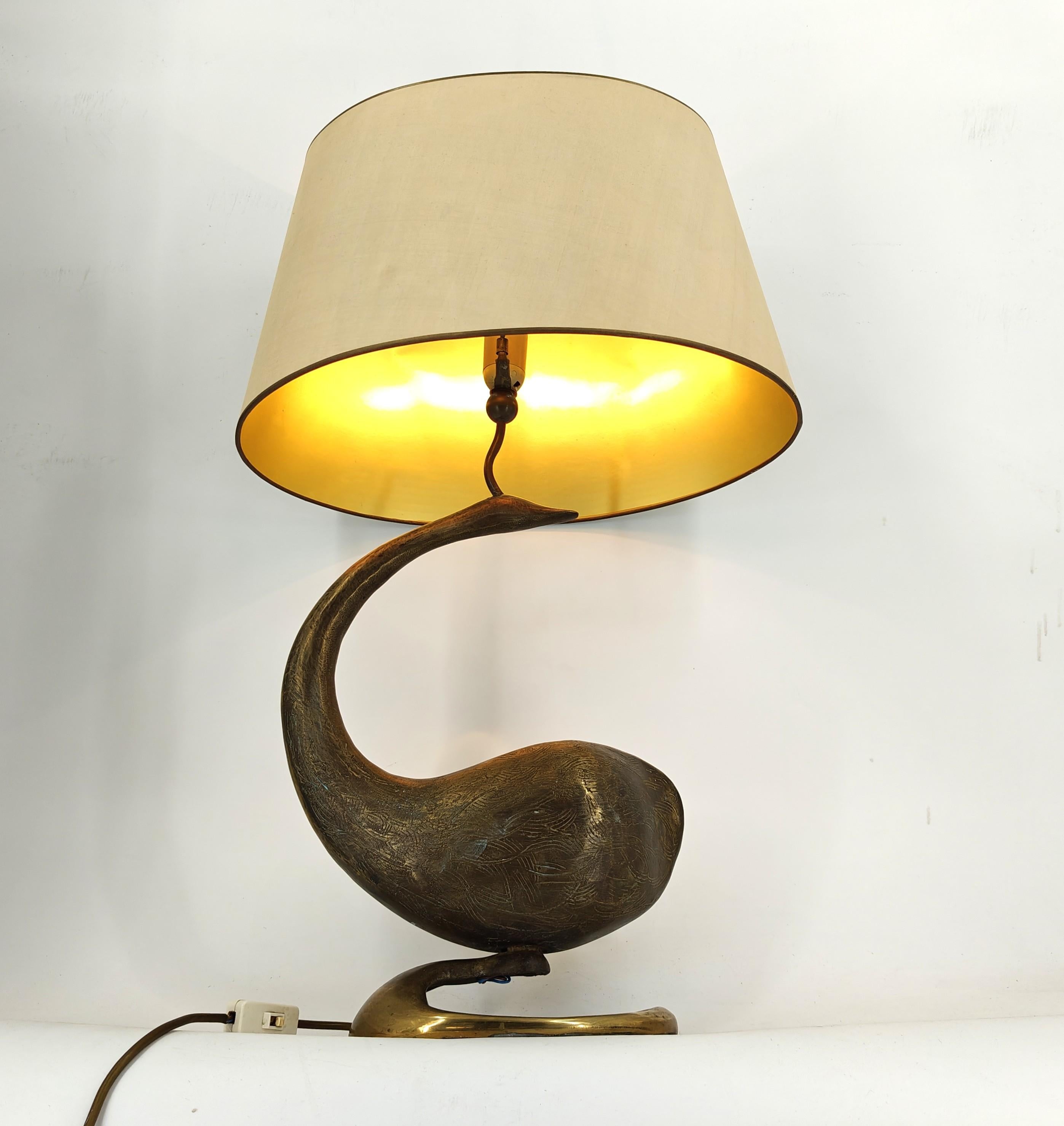 Hollywood Regency Grande lampe à poser en forme de cygne en laiton, 1960 en vente