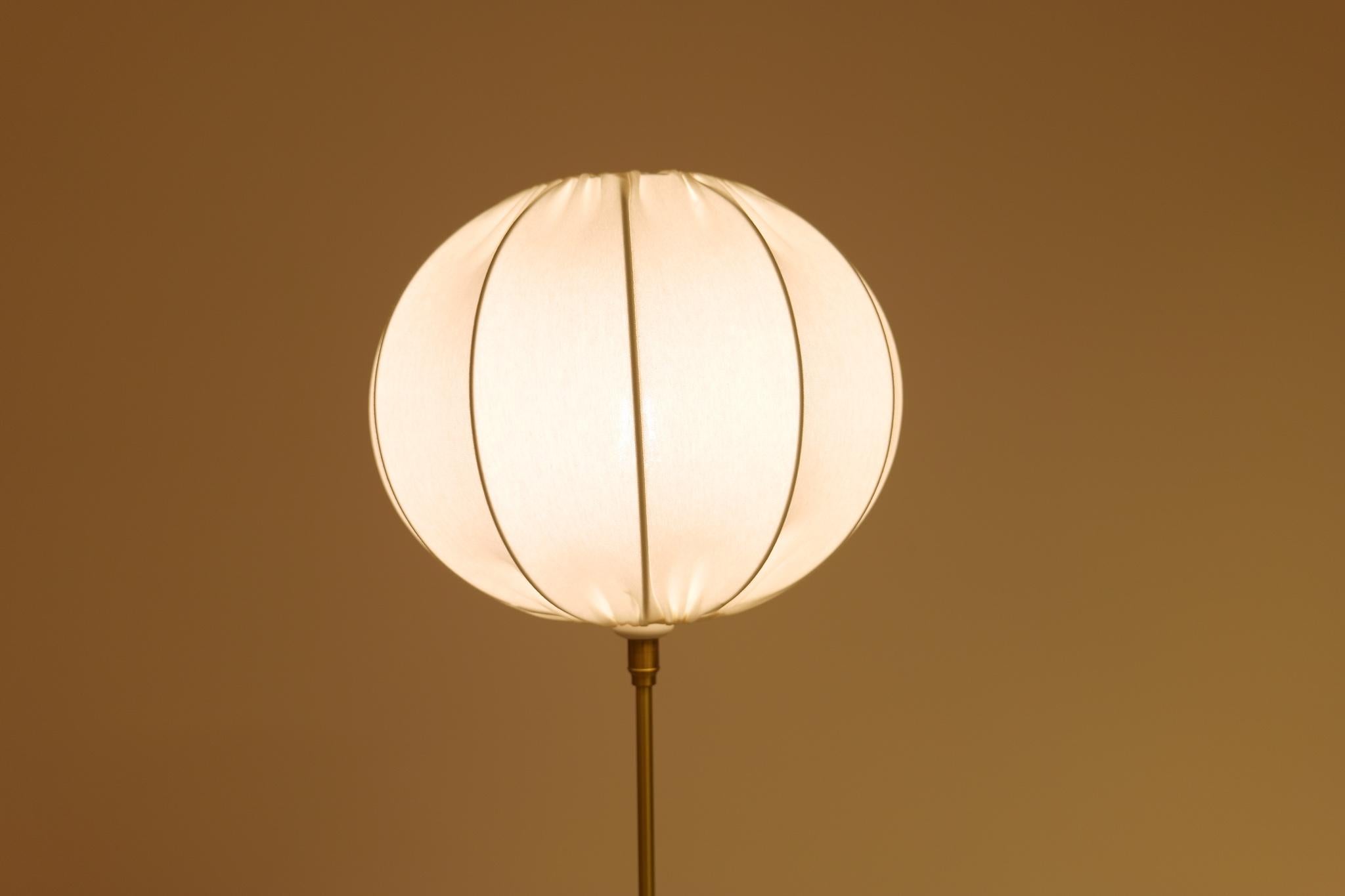 Large Brass Table Lamp Aage Petersen, for Le Klint, Denmark, 1970s For Sale 5