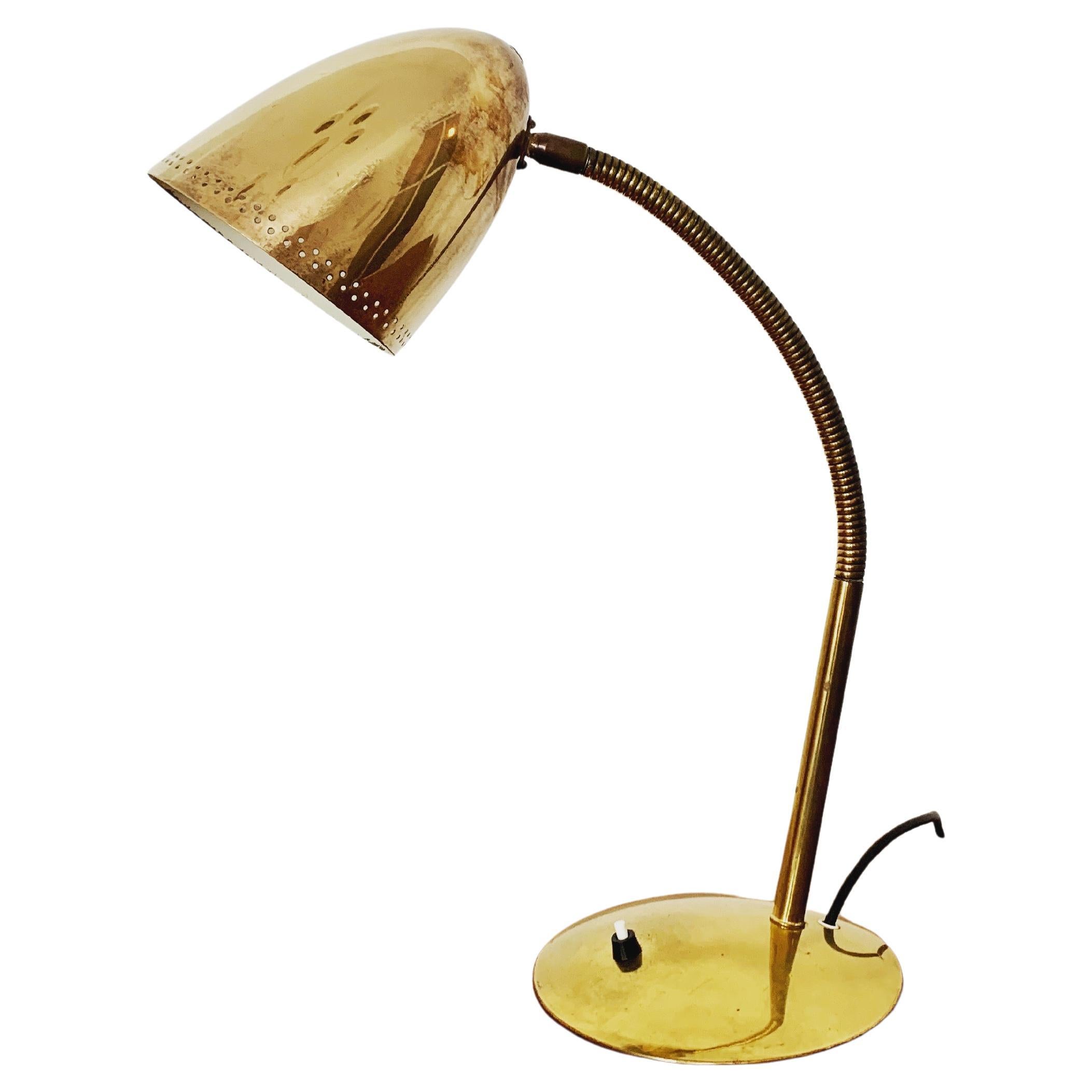 Lámpara de mesa grande de latón by Kaiser Idell 6754 en venta