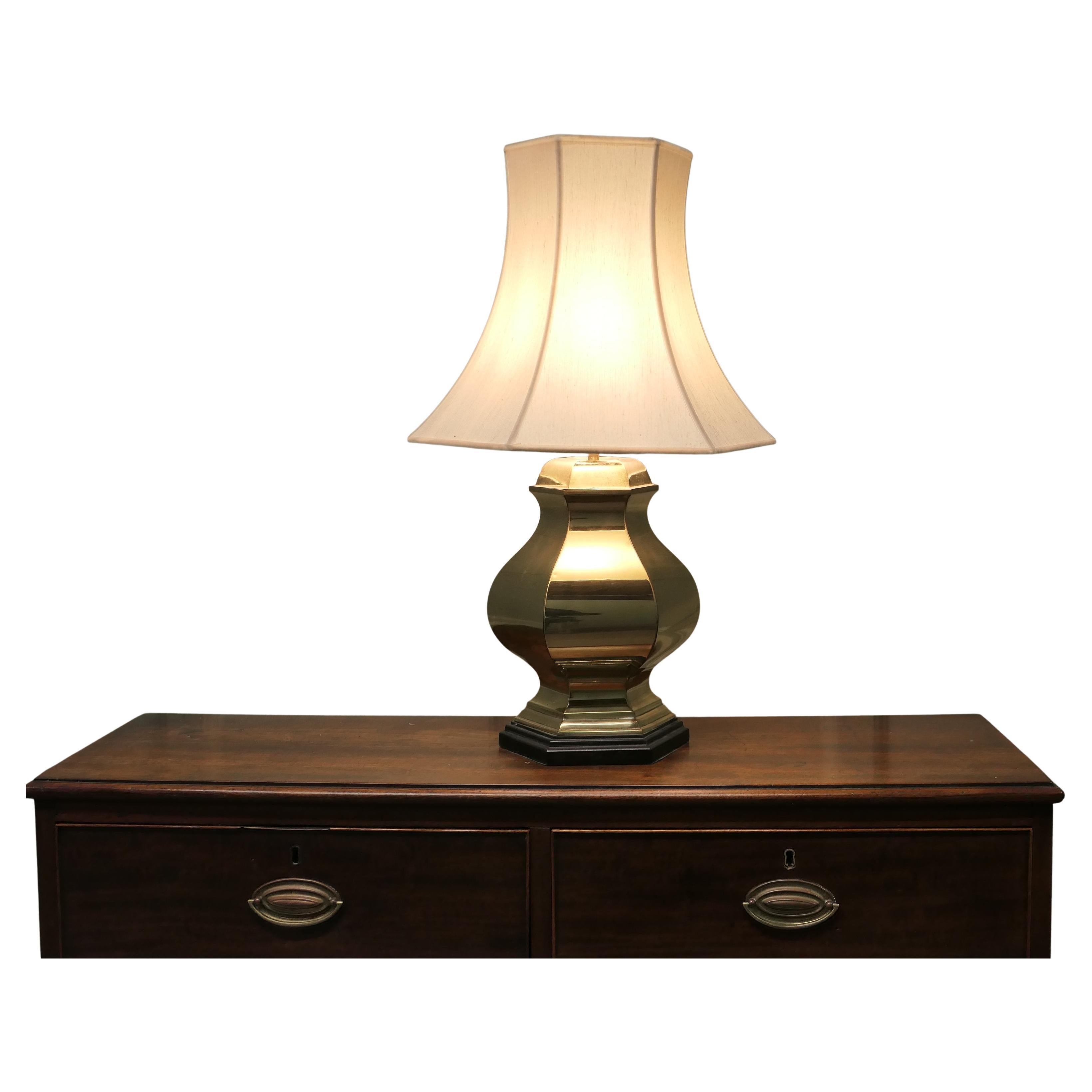 Large Brass Table Lamp This is a very attractive and large lamp