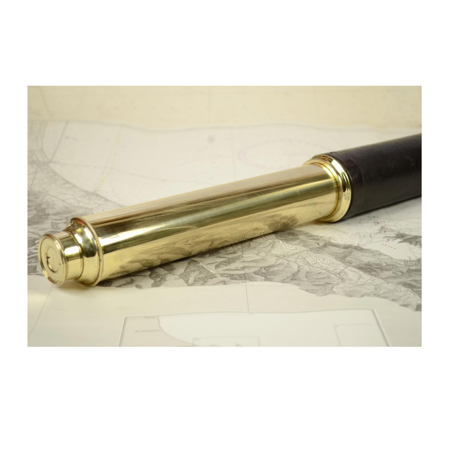 Large Brass Telescope with Leather-Covered Handle, UK, 1840 In Good Condition In Milan, IT