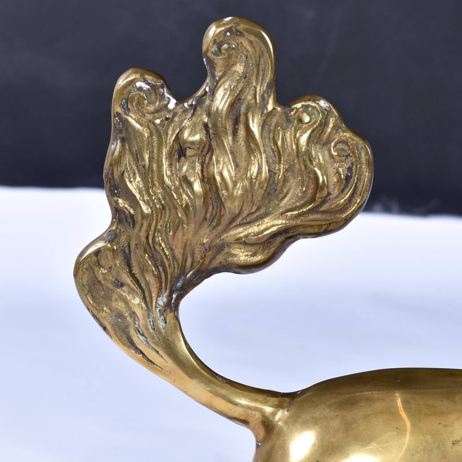 Grande scultura di unicorno in ottone con base in Wood Wood nero in vendita 2