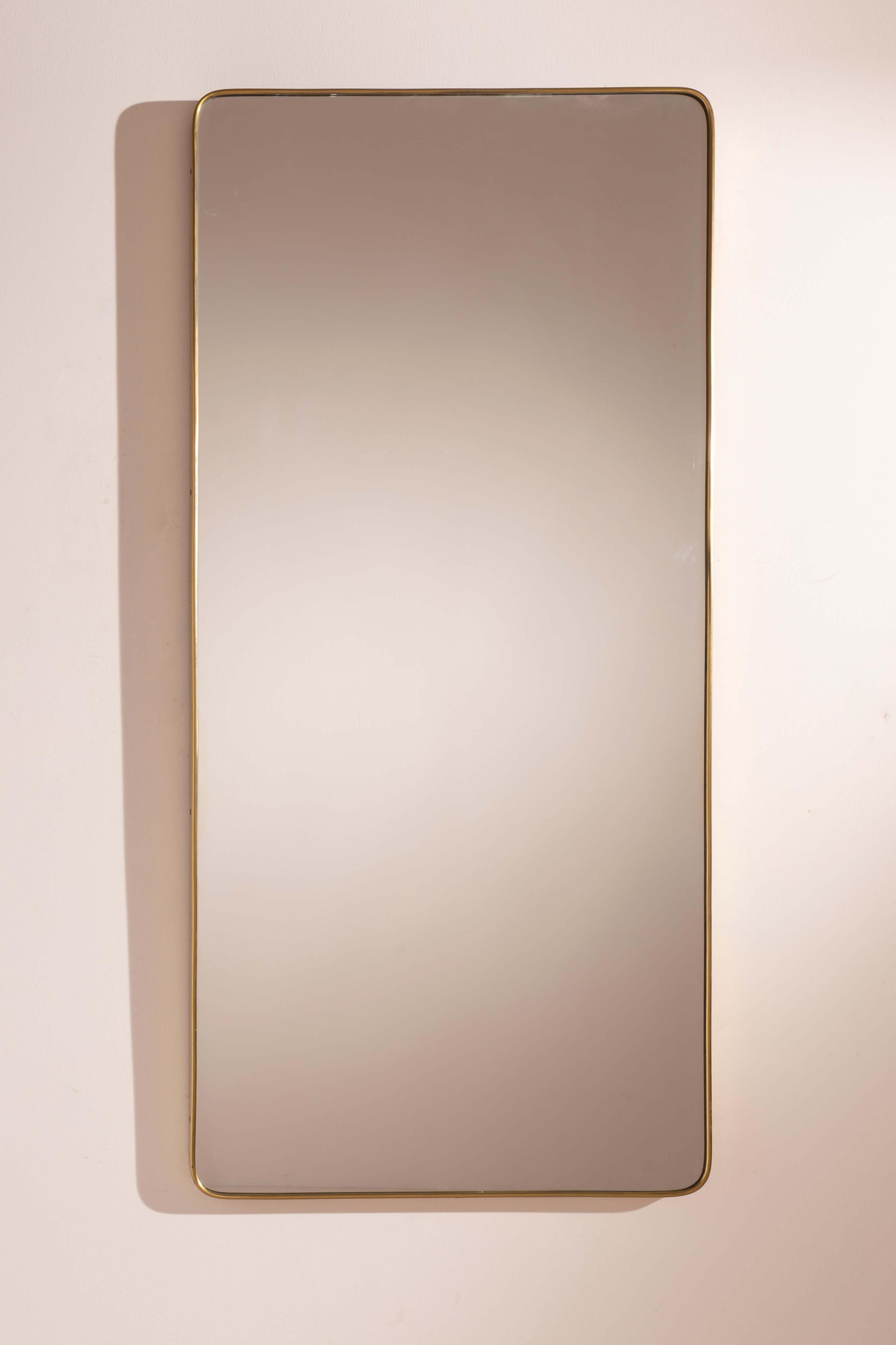 Grand miroir mural en laiton, fabrication italienne, années 1950 en vente 1